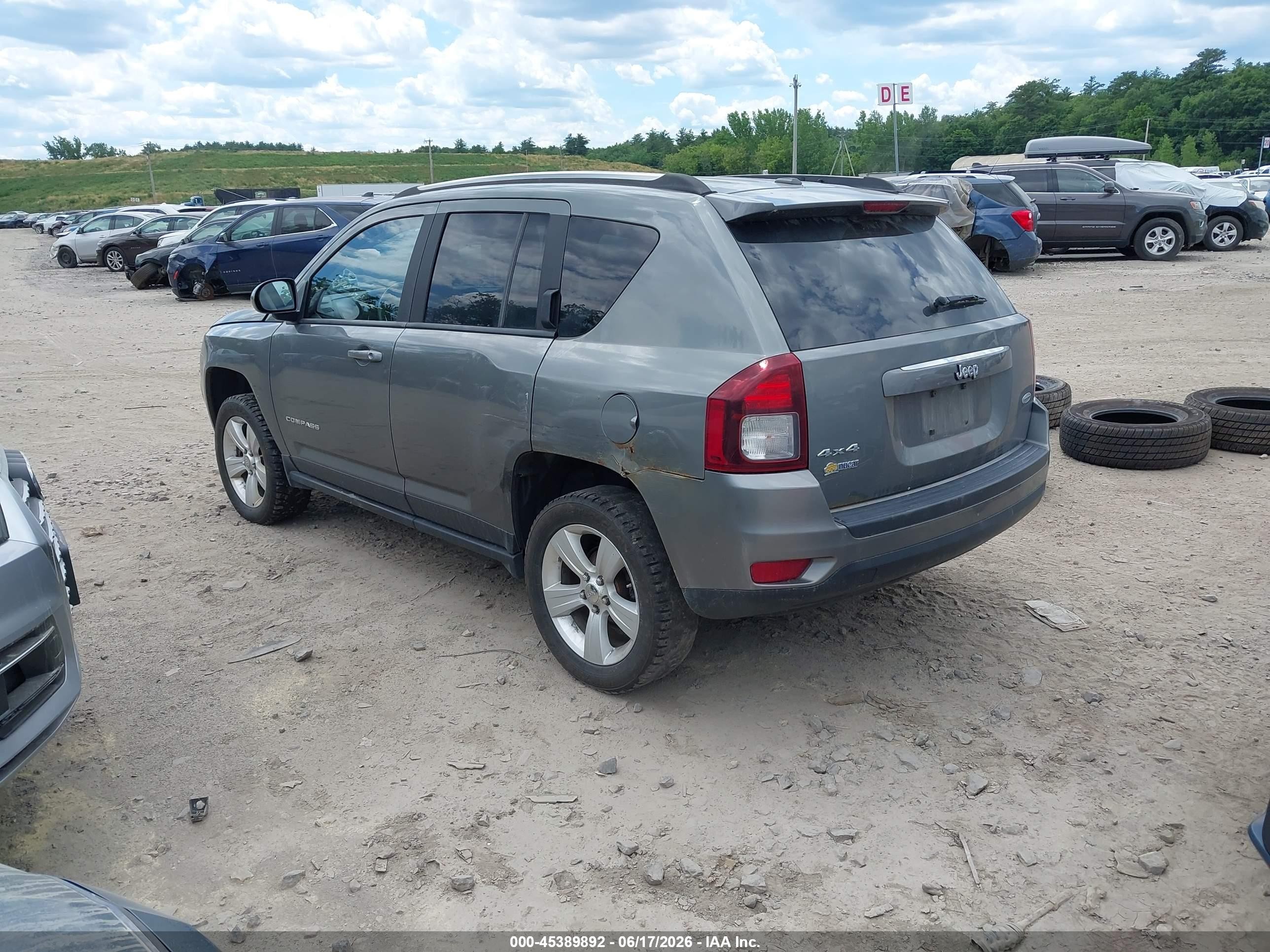 2014 Jeep Compass Latitude Gray vin: 1C4NJDEB8ED501285