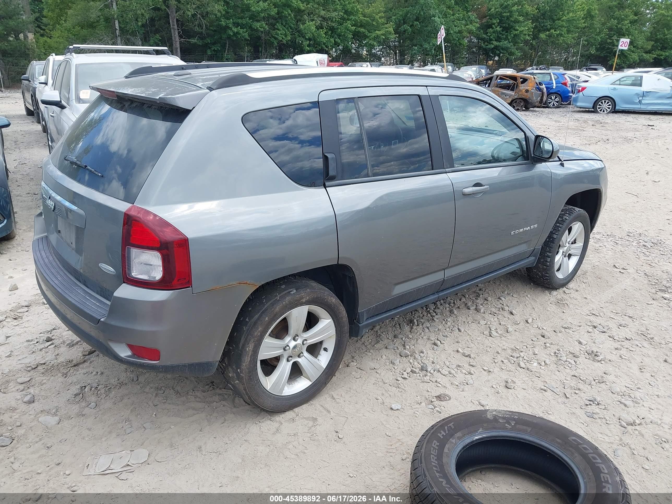 2014 Jeep Compass Latitude Gray vin: 1C4NJDEB8ED501285