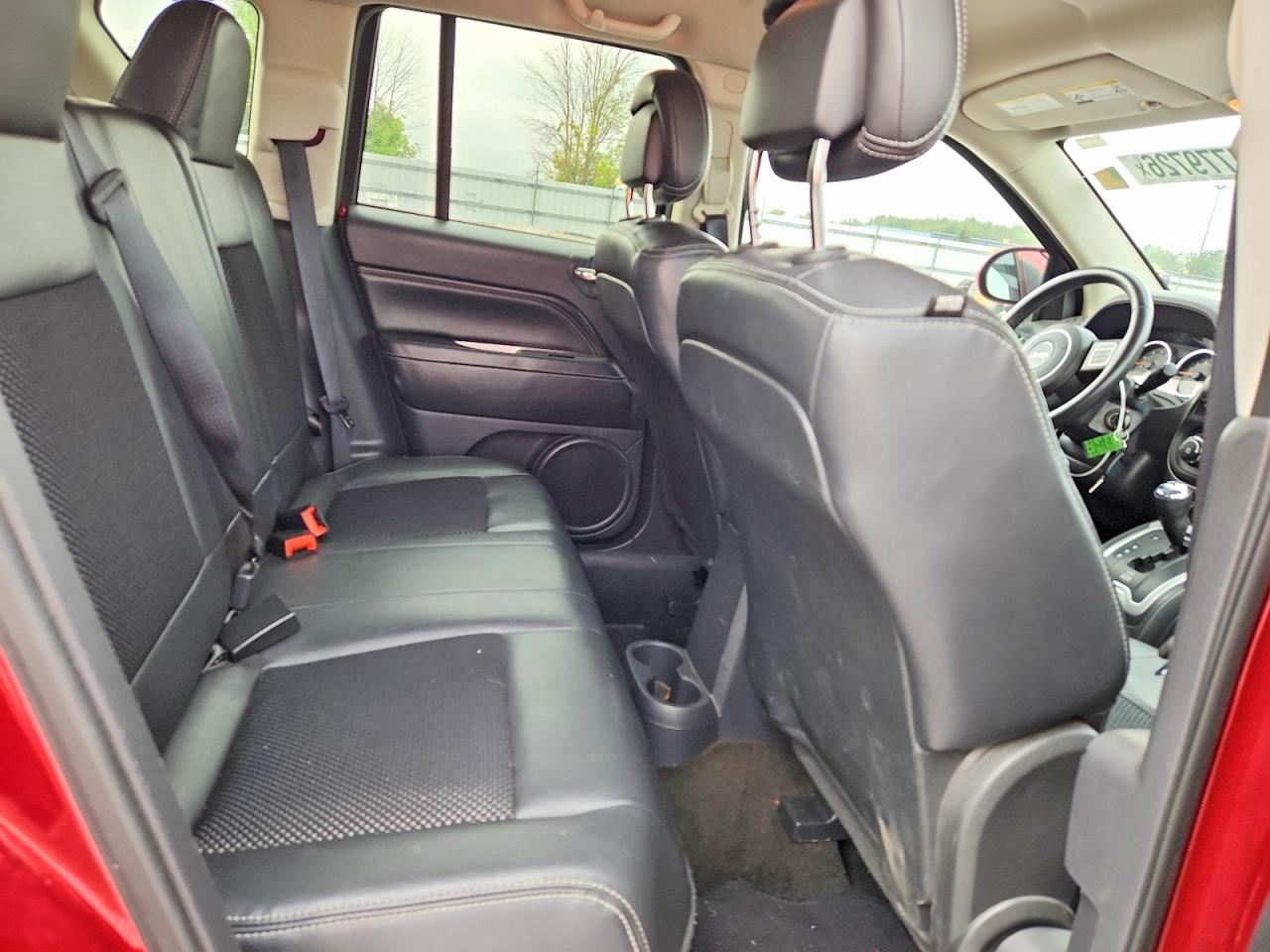 2014 Jeep Compass Latitude Burgundy vin: 1C4NJDEB8ED521696
