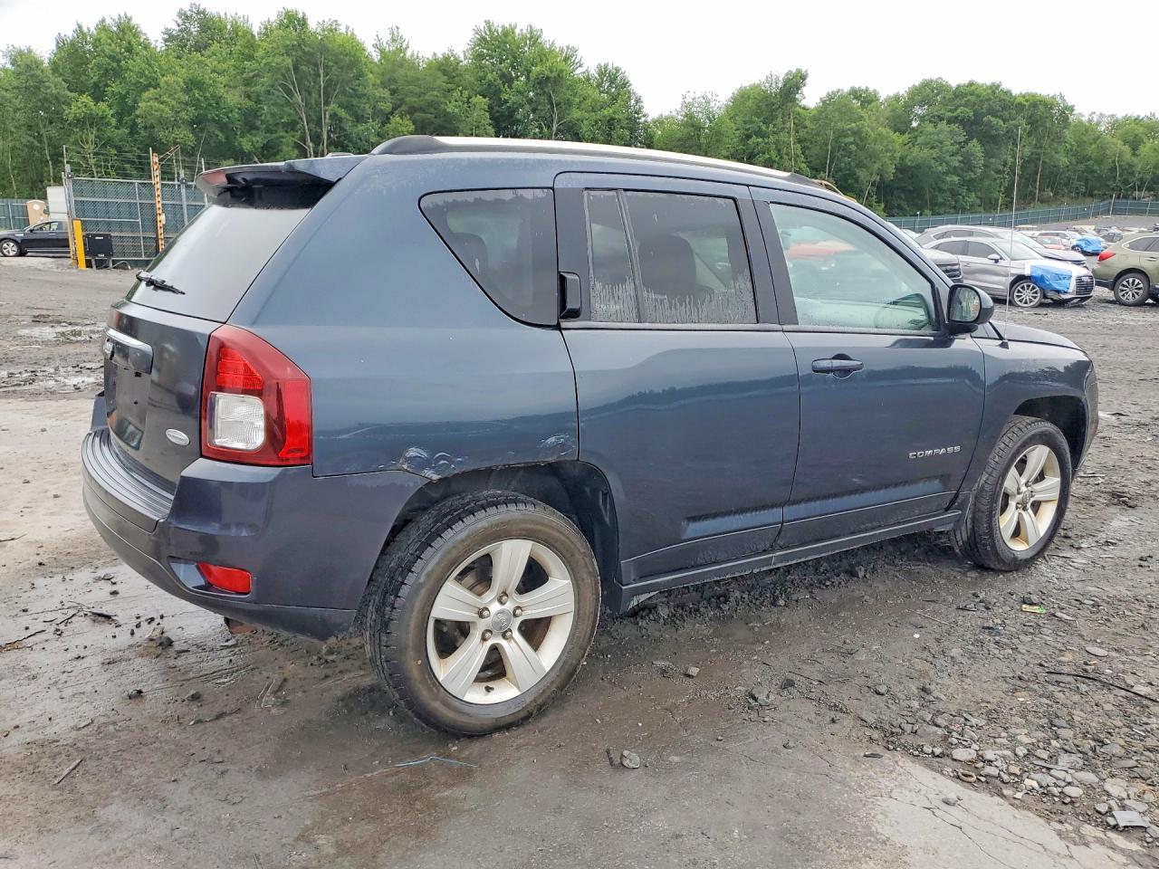 2014 Jeep Compass Latitude Gray vin: 1C4NJDEB8ED585673