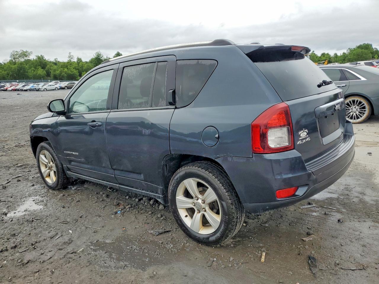 2014 Jeep Compass Latitude Gray vin: 1C4NJDEB8ED585673