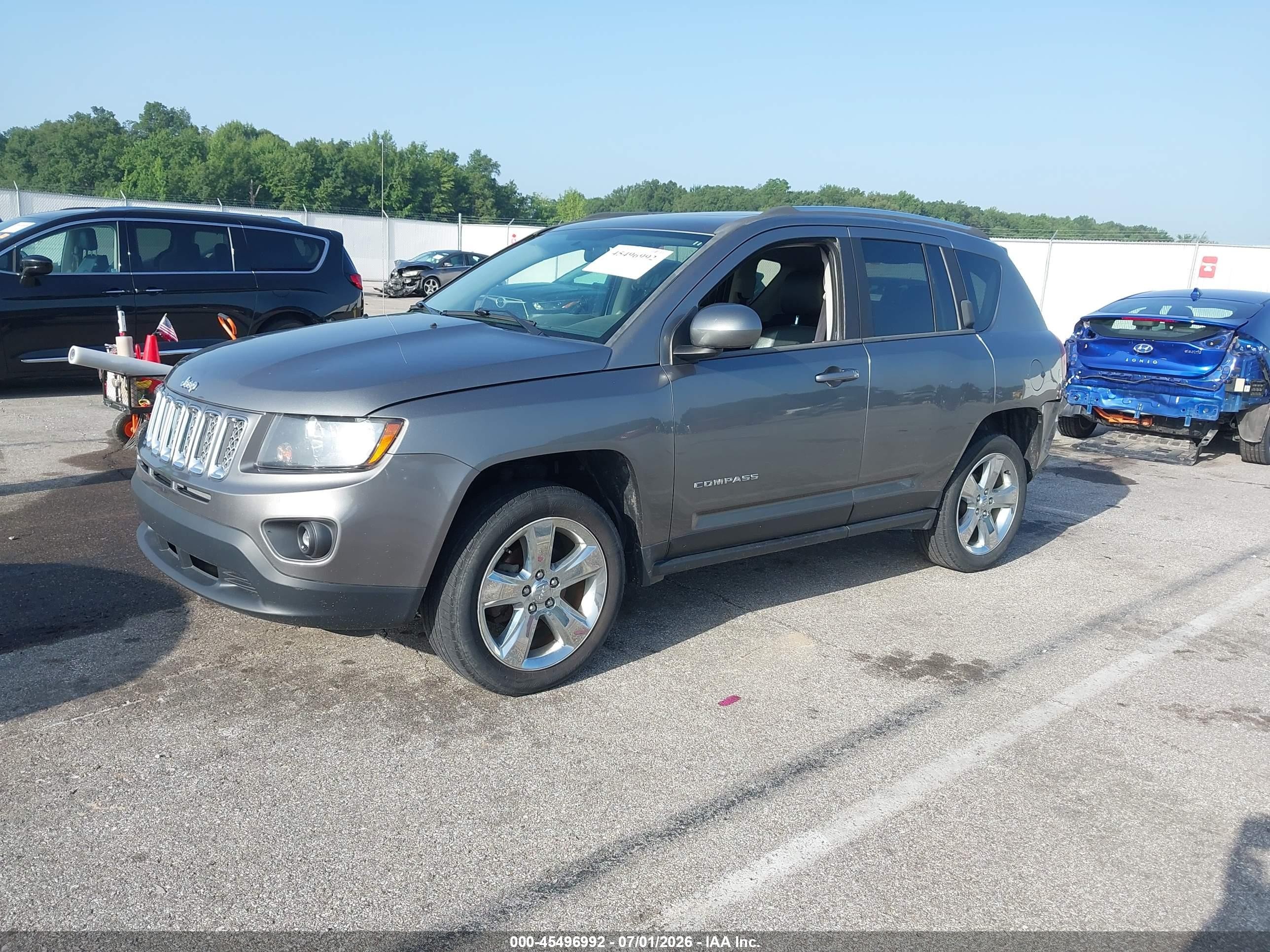 2014 Jeep Compass Latitude Gray vin: 1C4NJDEB8ED632829