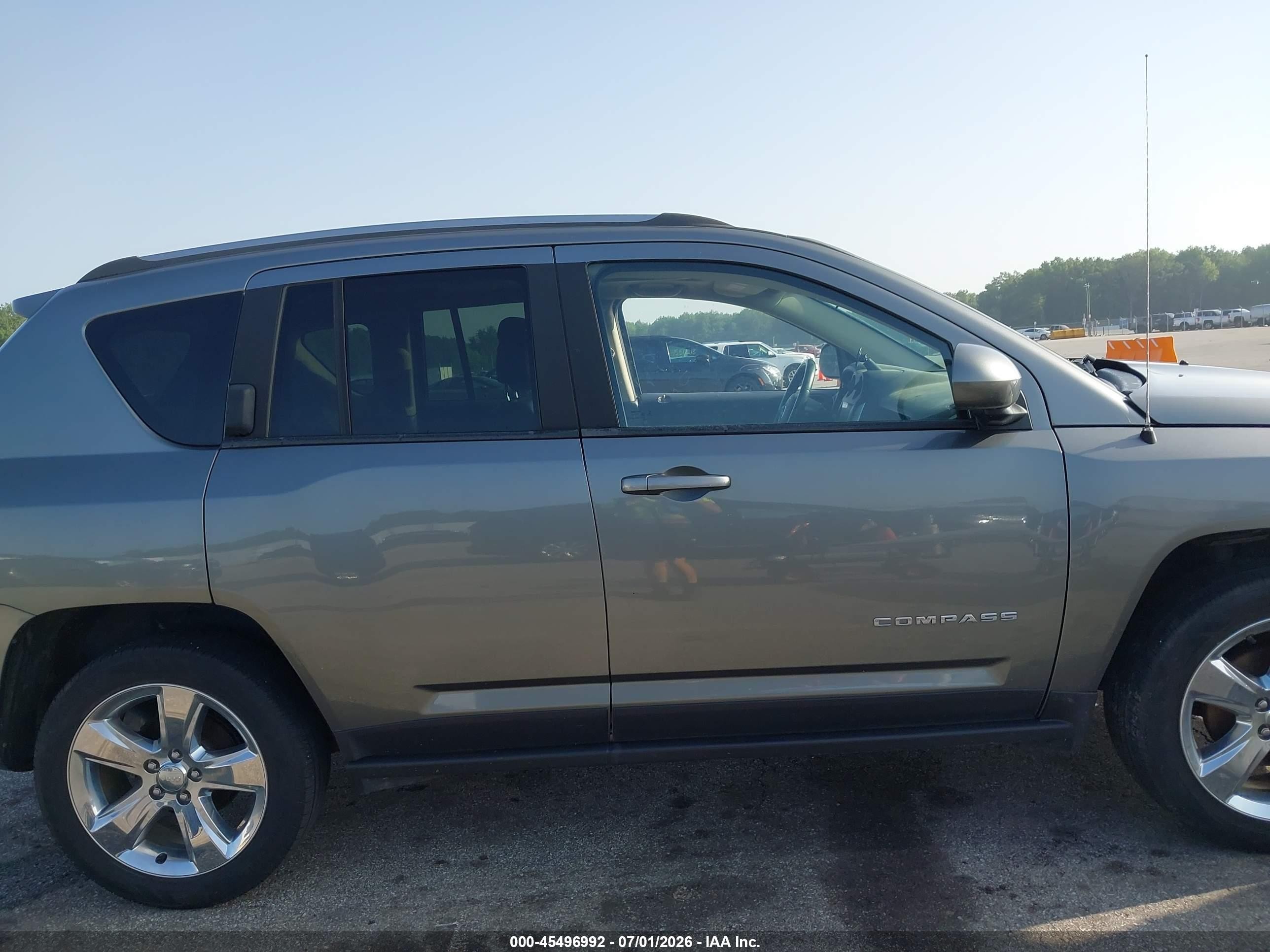 2014 Jeep Compass Latitude Gray vin: 1C4NJDEB8ED632829