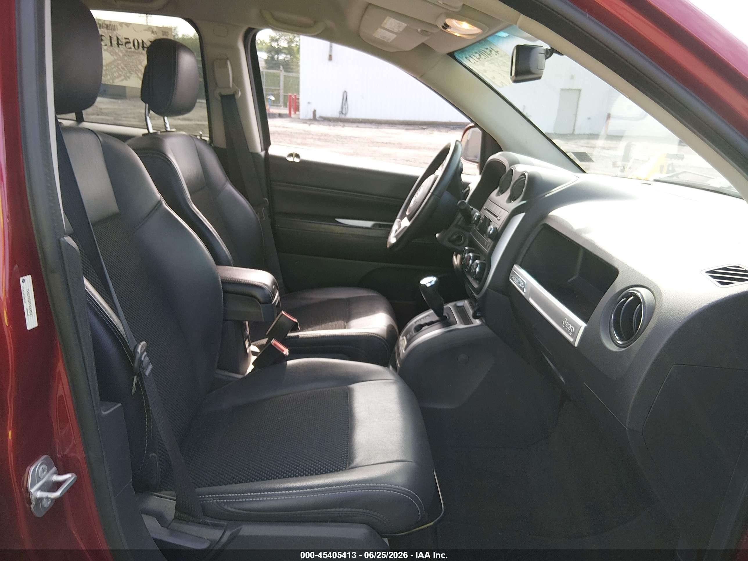 2015 Jeep Compass Latitude Red vin: 1C4NJDEB8FD258031