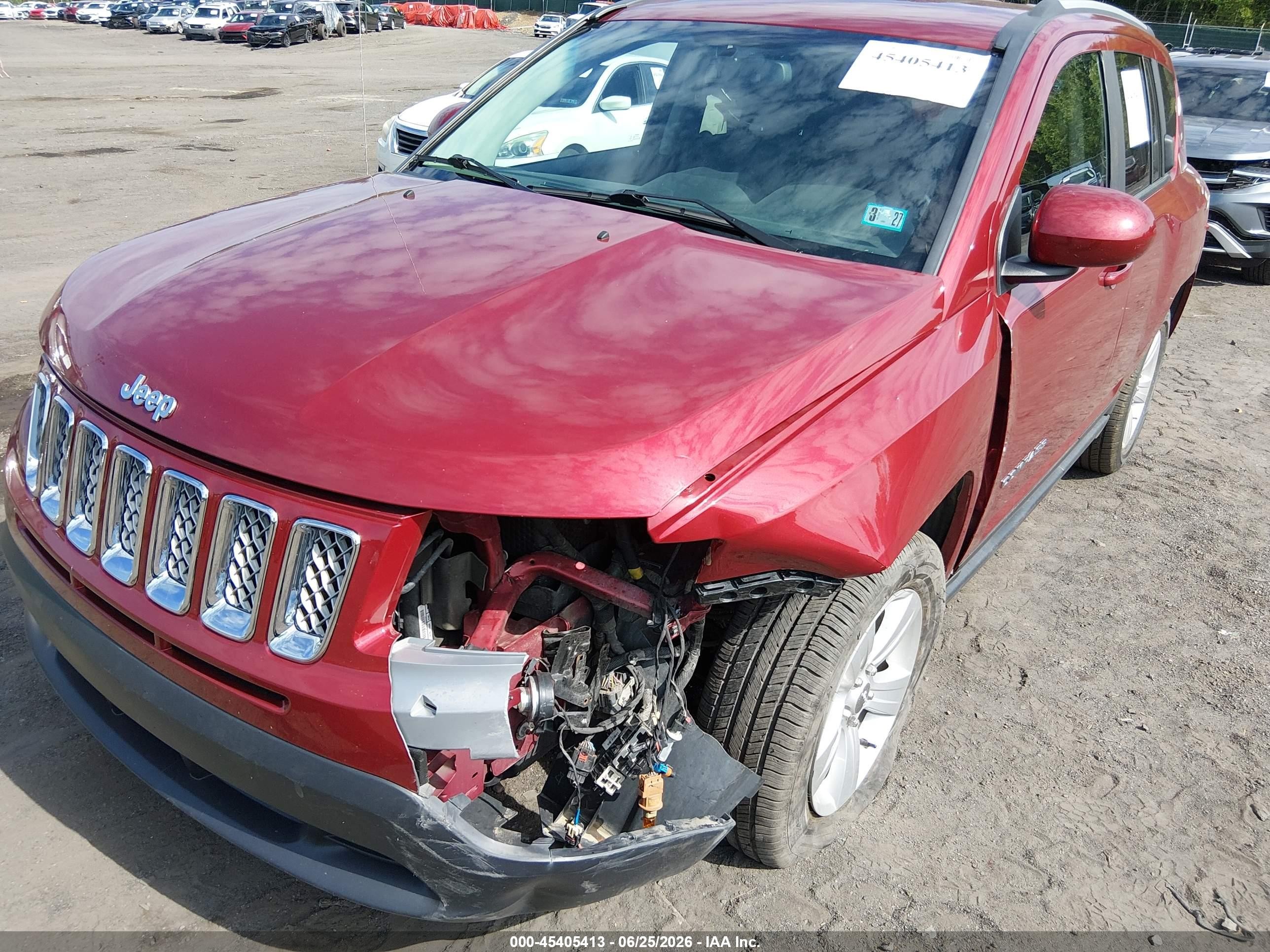 2015 Jeep Compass Latitude Red vin: 1C4NJDEB8FD258031