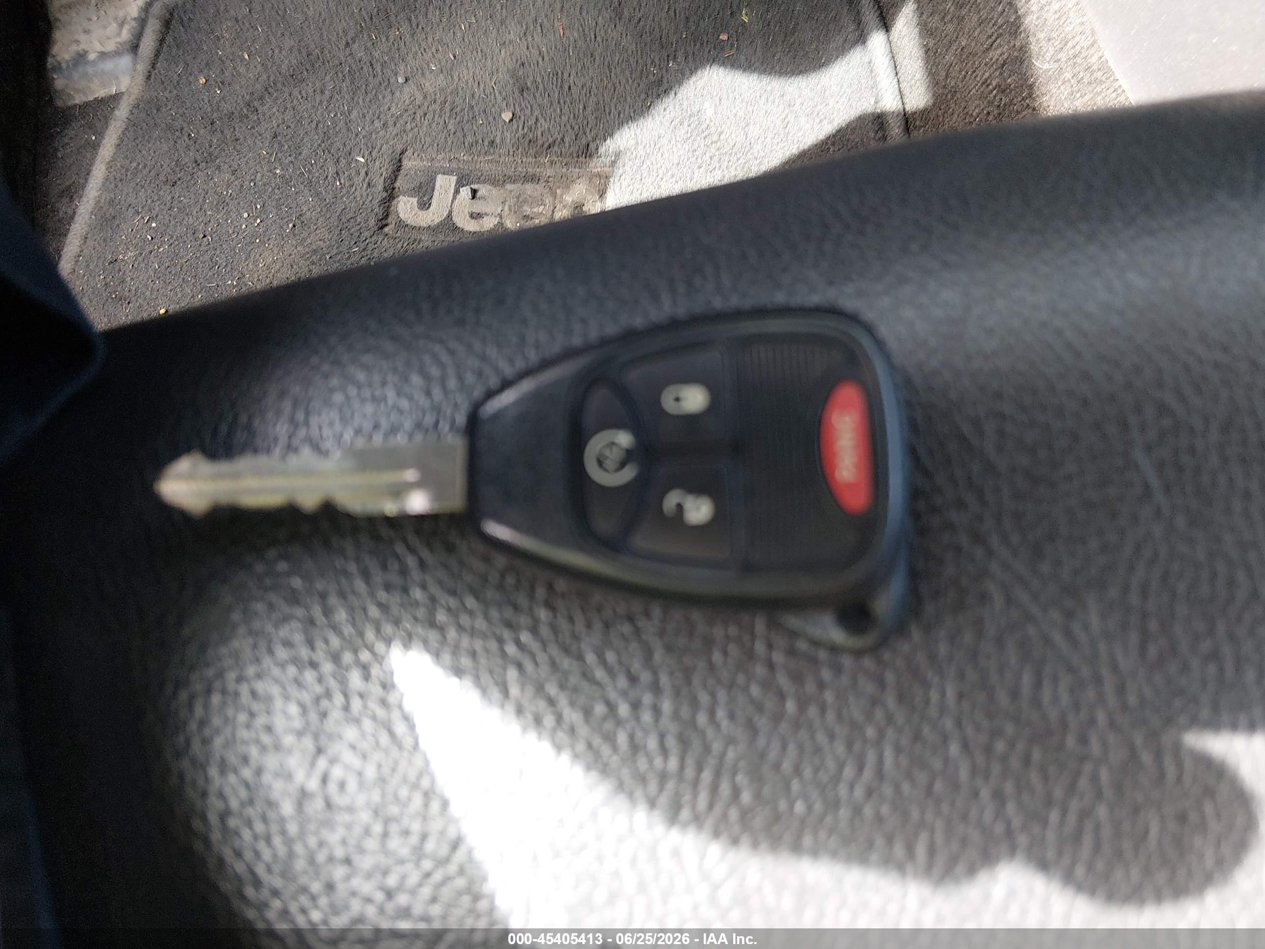 2015 Jeep Compass Latitude Red vin: 1C4NJDEB8FD258031