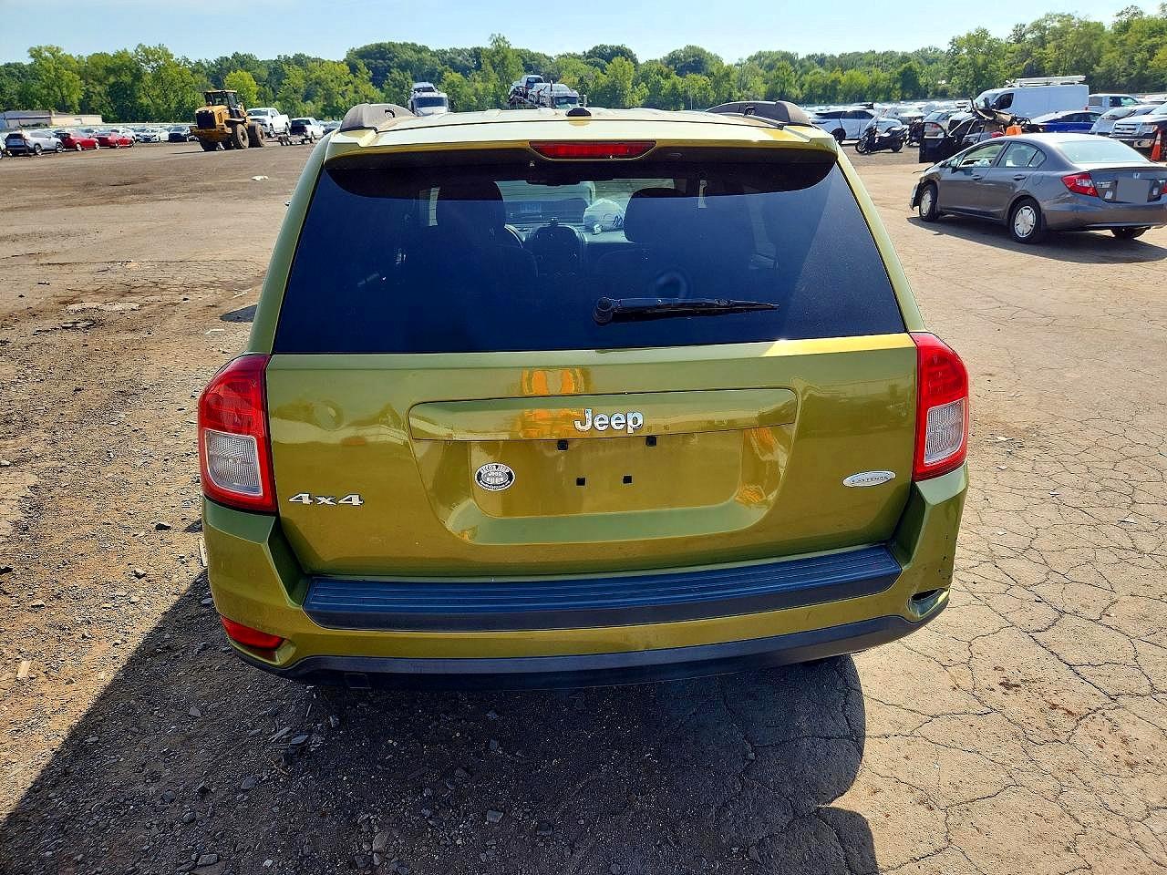 2012 Jeep Compass Latitude Green vin: 1C4NJDEB9CD572525