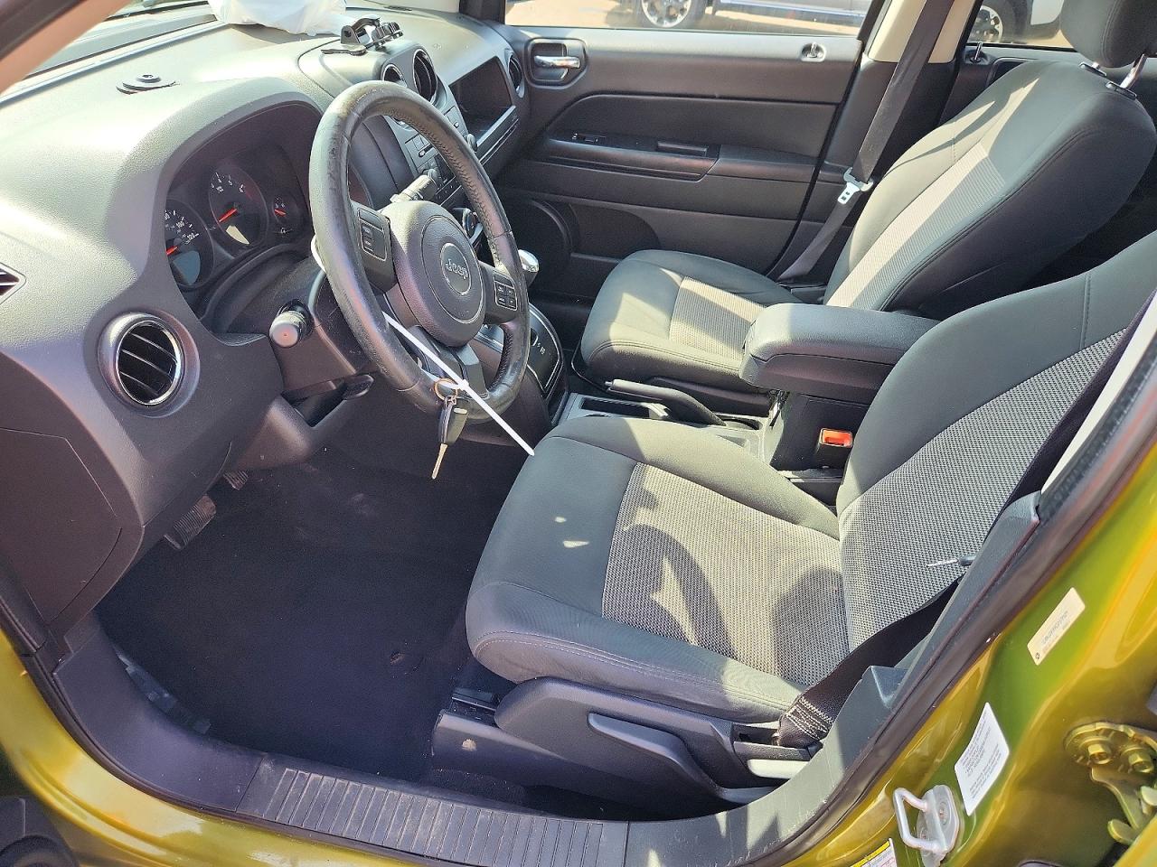 2012 Jeep Compass Latitude Green vin: 1C4NJDEB9CD572525