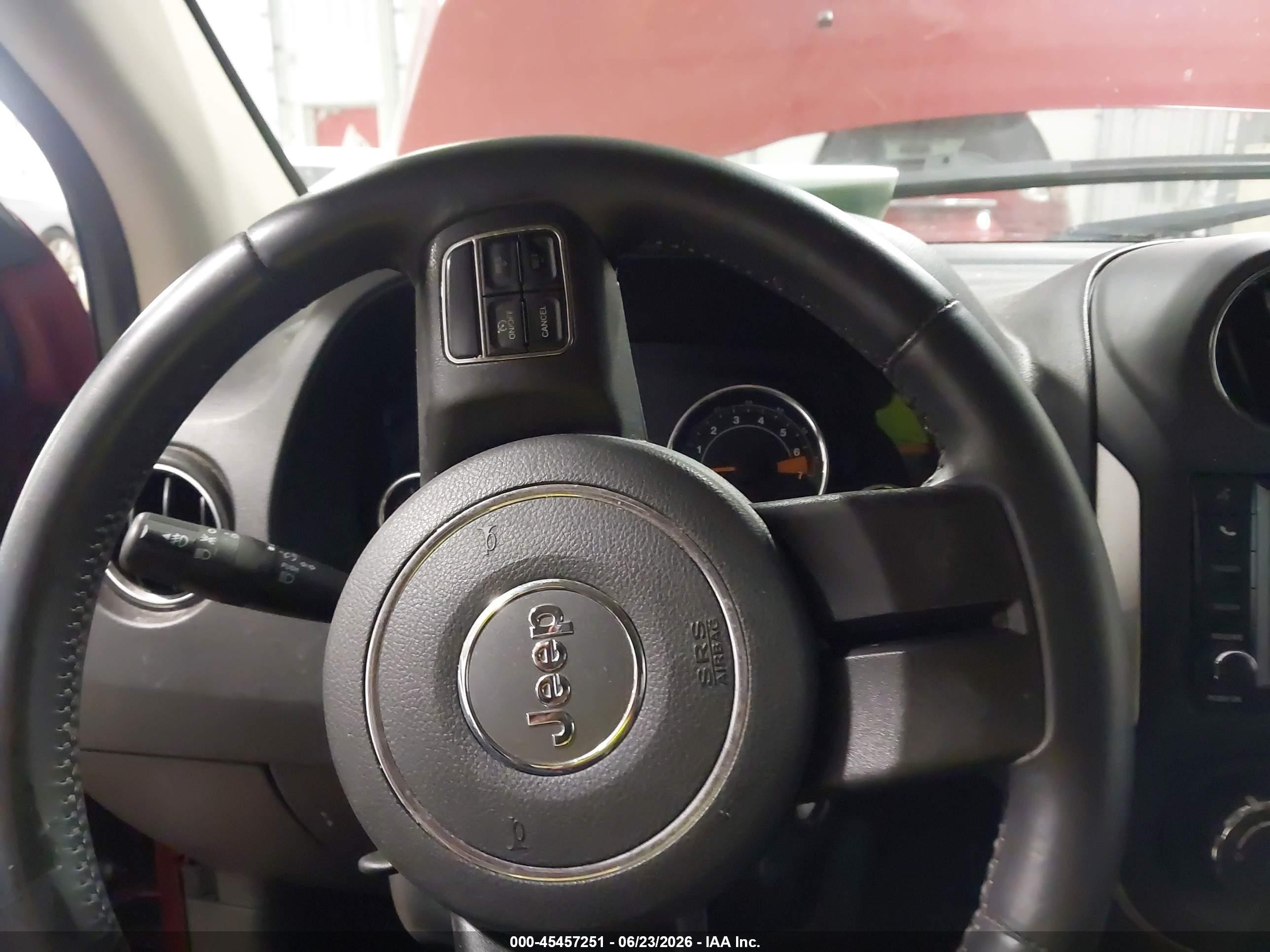 2014 Jeep Compass Latitude Red vin: 1C4NJDEB9ED646903