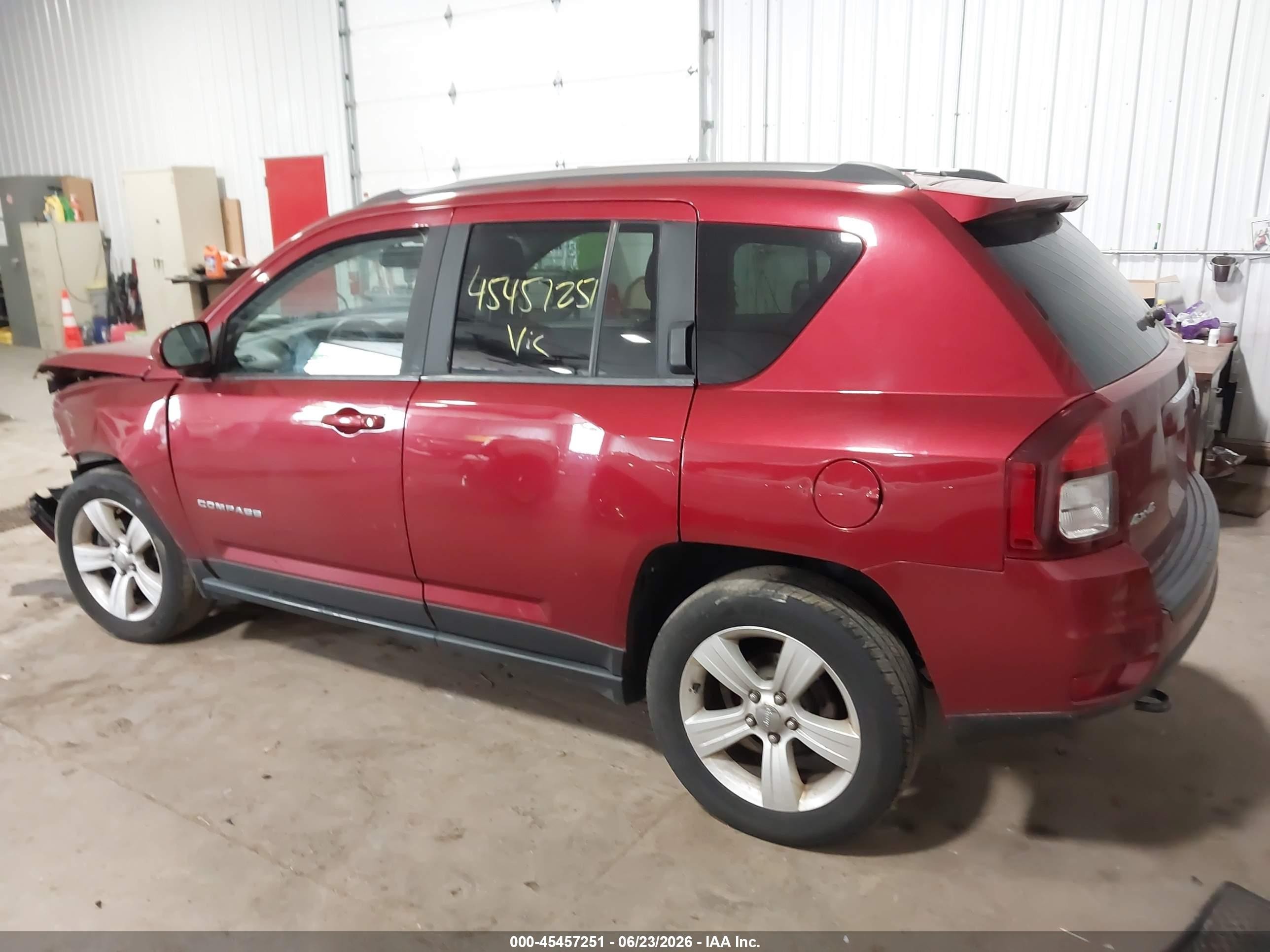 2014 Jeep Compass Latitude Red vin: 1C4NJDEB9ED646903