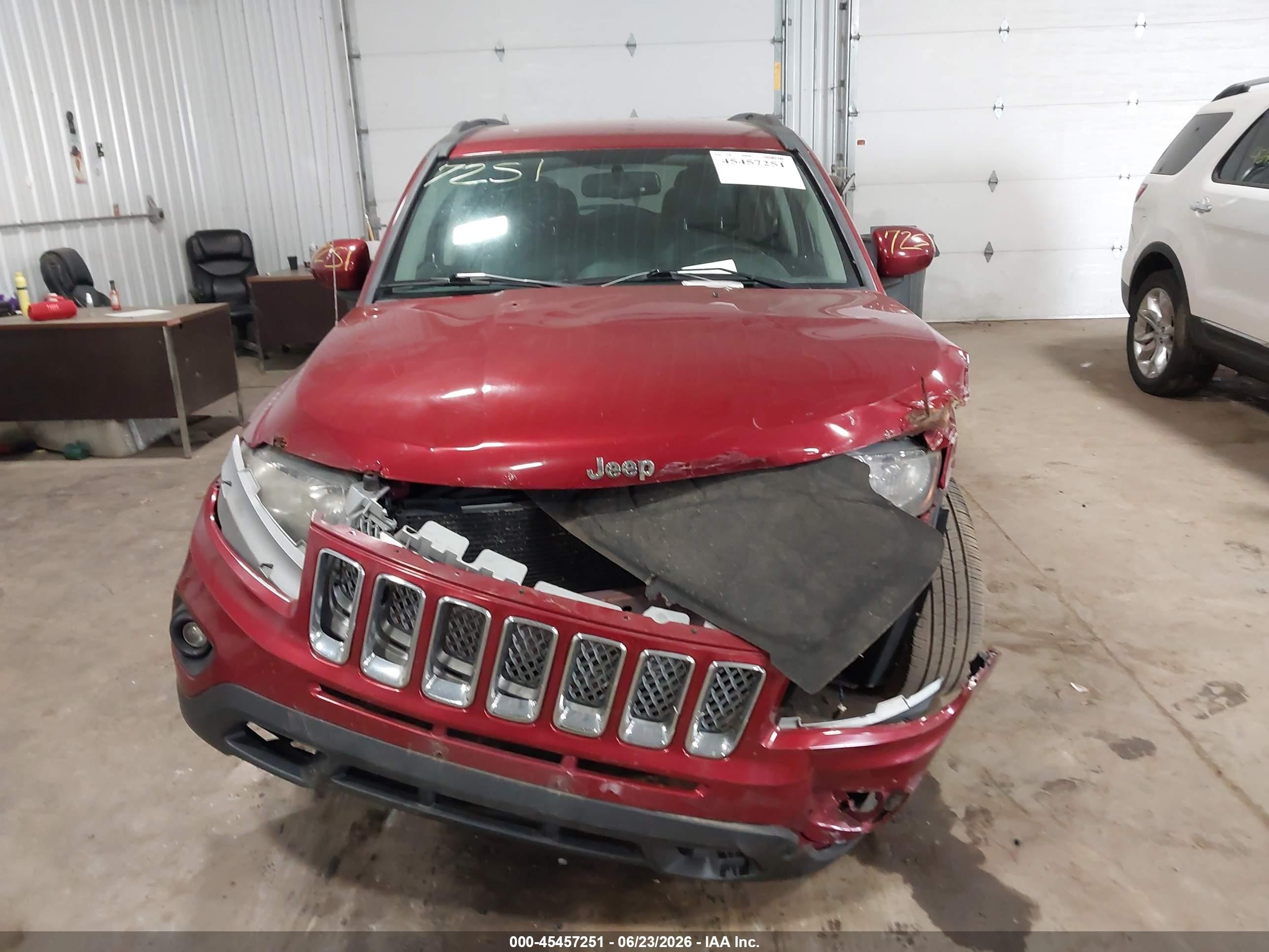 2014 Jeep Compass Latitude Red vin: 1C4NJDEB9ED646903
