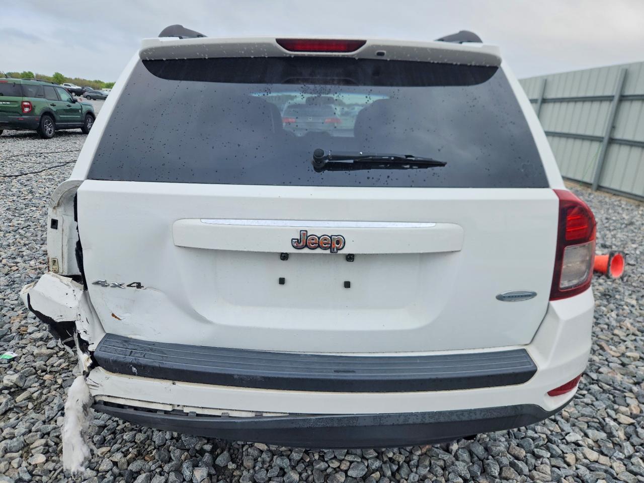 2014 Jeep Compass Latitude White vin: 1C4NJDEB9ED696331
