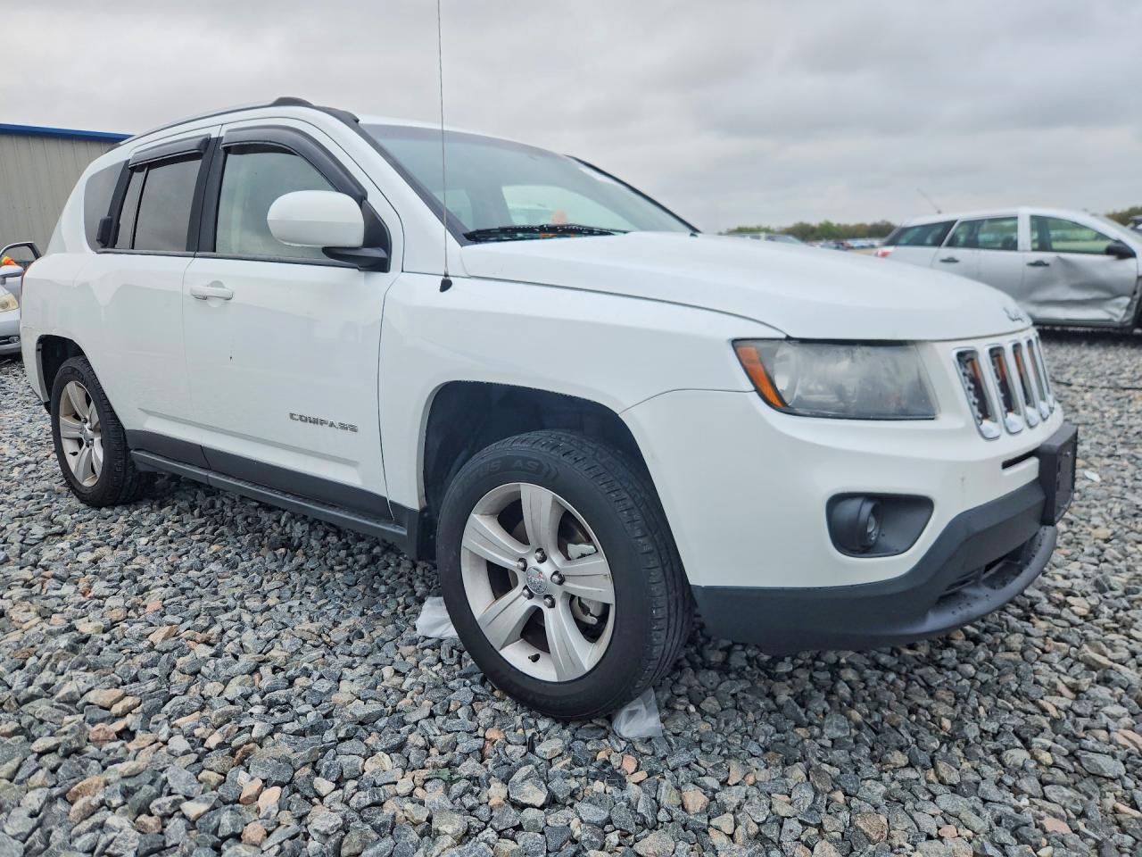 2014 Jeep Compass Latitude White vin: 1C4NJDEB9ED696331