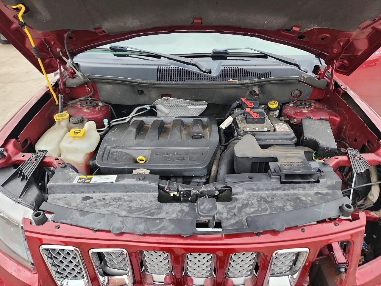 2014 Jeep Compass Latitude Бордовый vin: 1C4NJDEB9ED847720