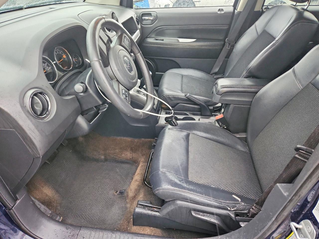 2014 Jeep Compass Latitude Blue vin: 1C4NJDEB9ED848057