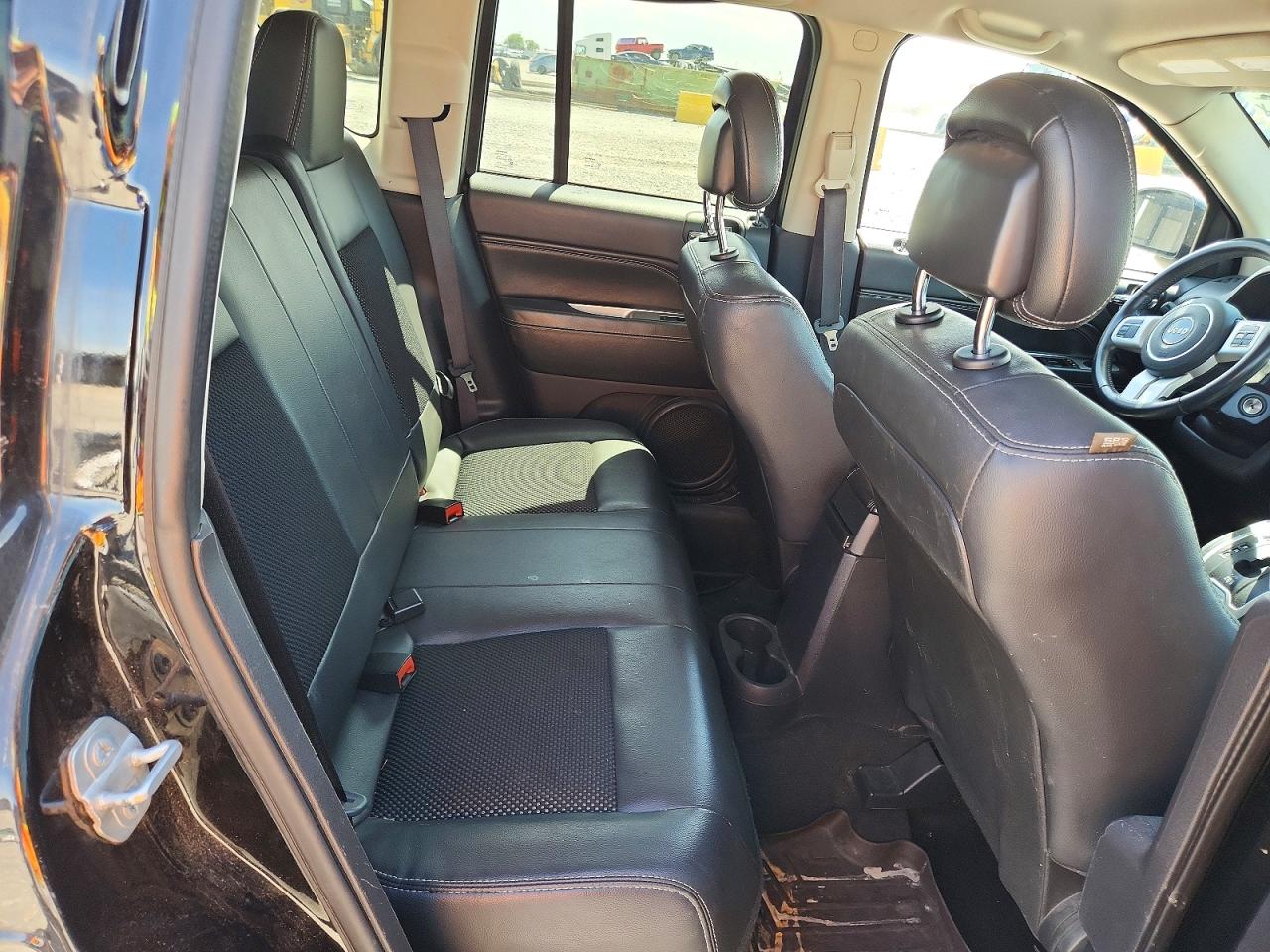 2015 Jeep Compass Latitude Black vin: 1C4NJDEB9FD163090