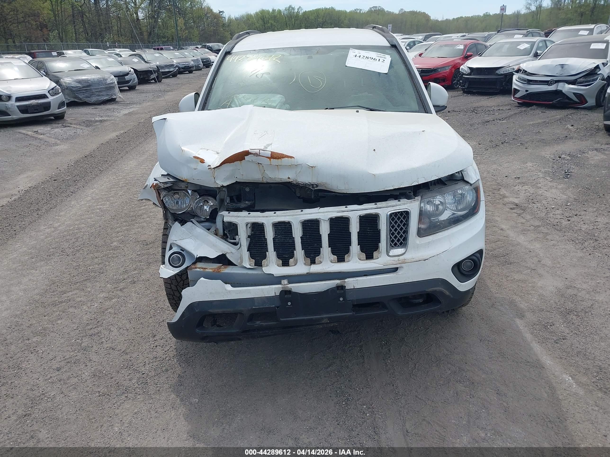 2015 Jeep Compass Latitude White vin: 1C4NJDEB9FD183646