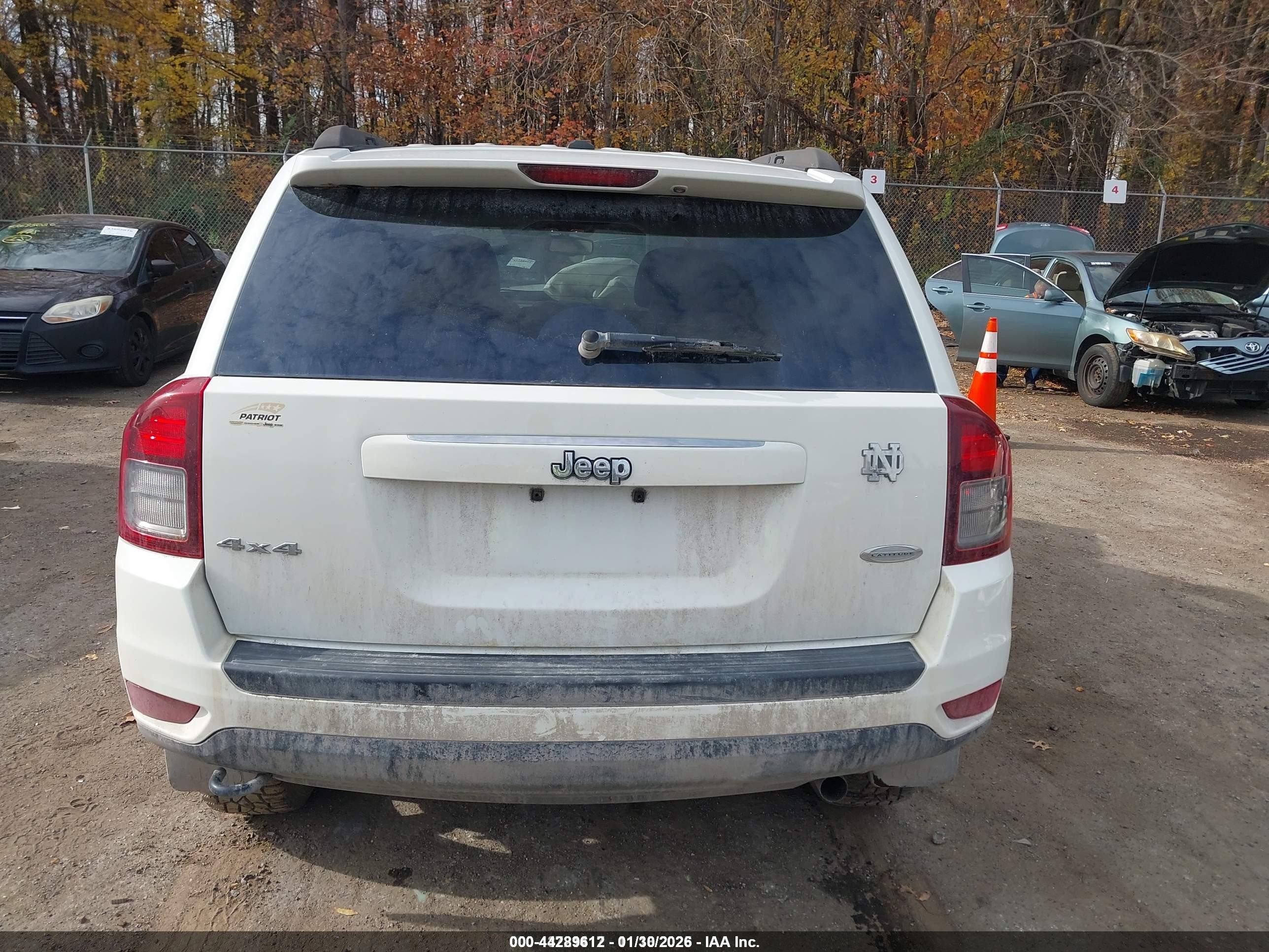 2015 Jeep Compass Latitude White vin: 1C4NJDEB9FD183646
