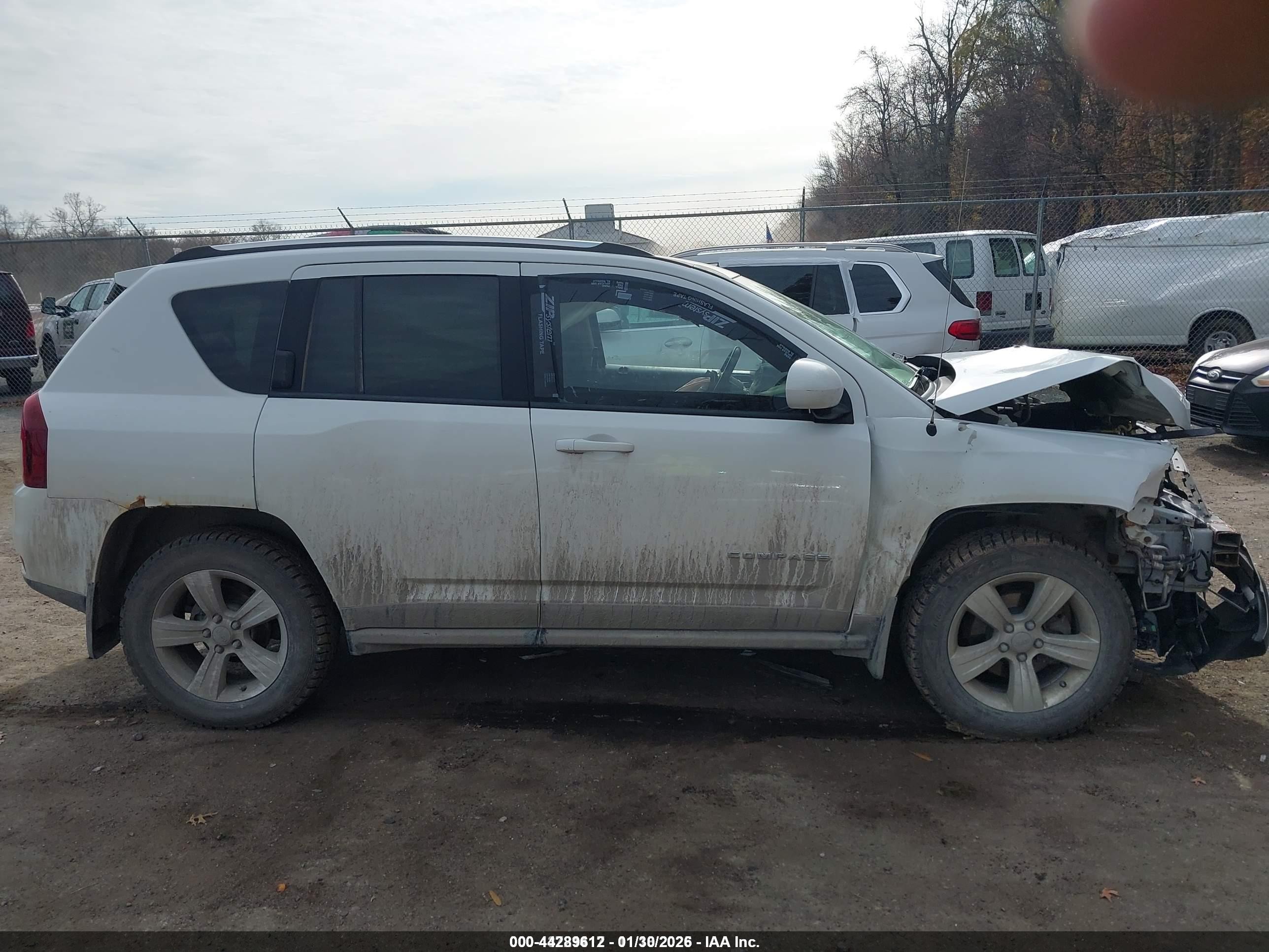 2015 Jeep Compass Latitude White vin: 1C4NJDEB9FD183646