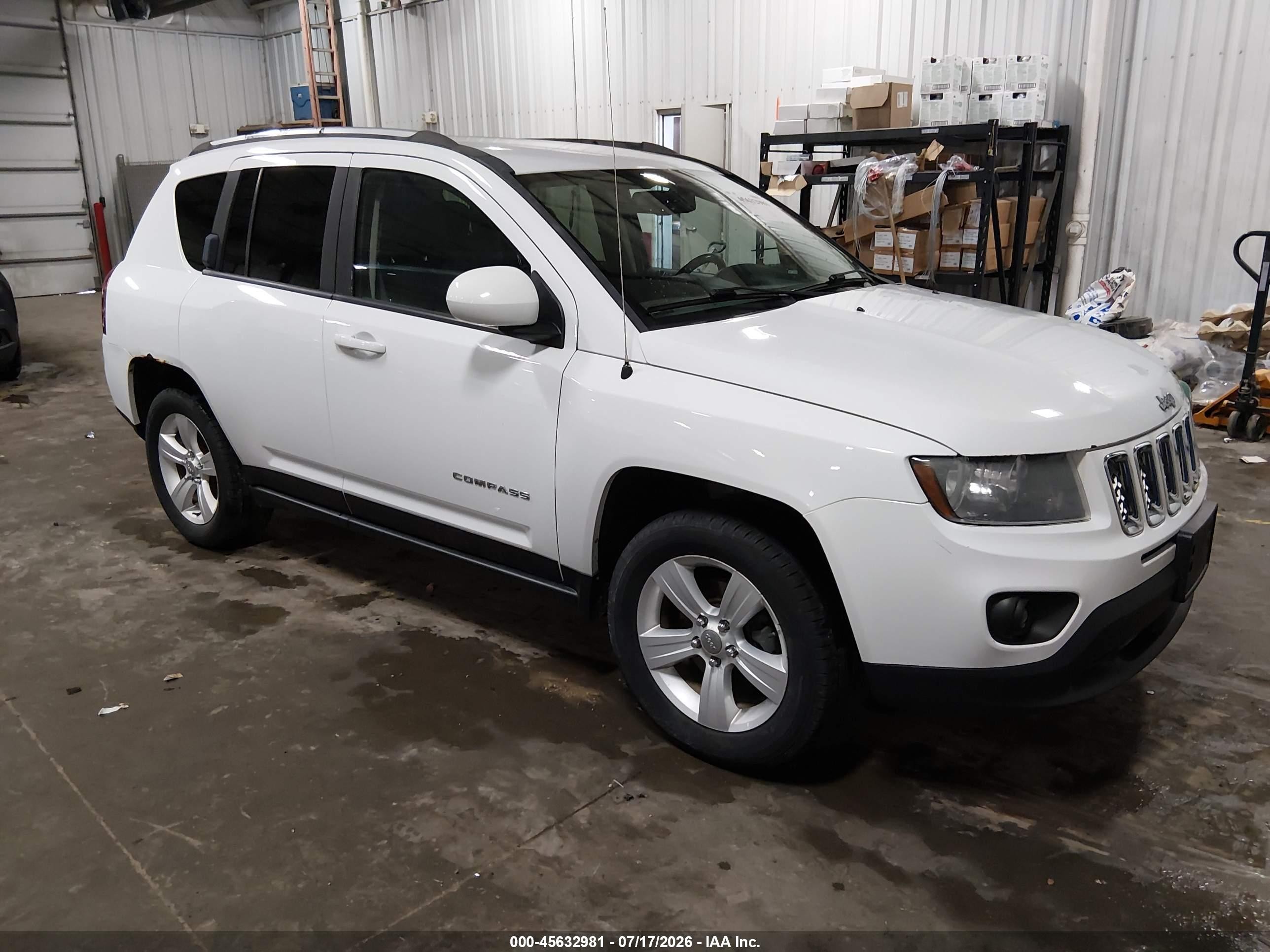 2015 Jeep Compass Latitude White vin: 1C4NJDEB9FD207718