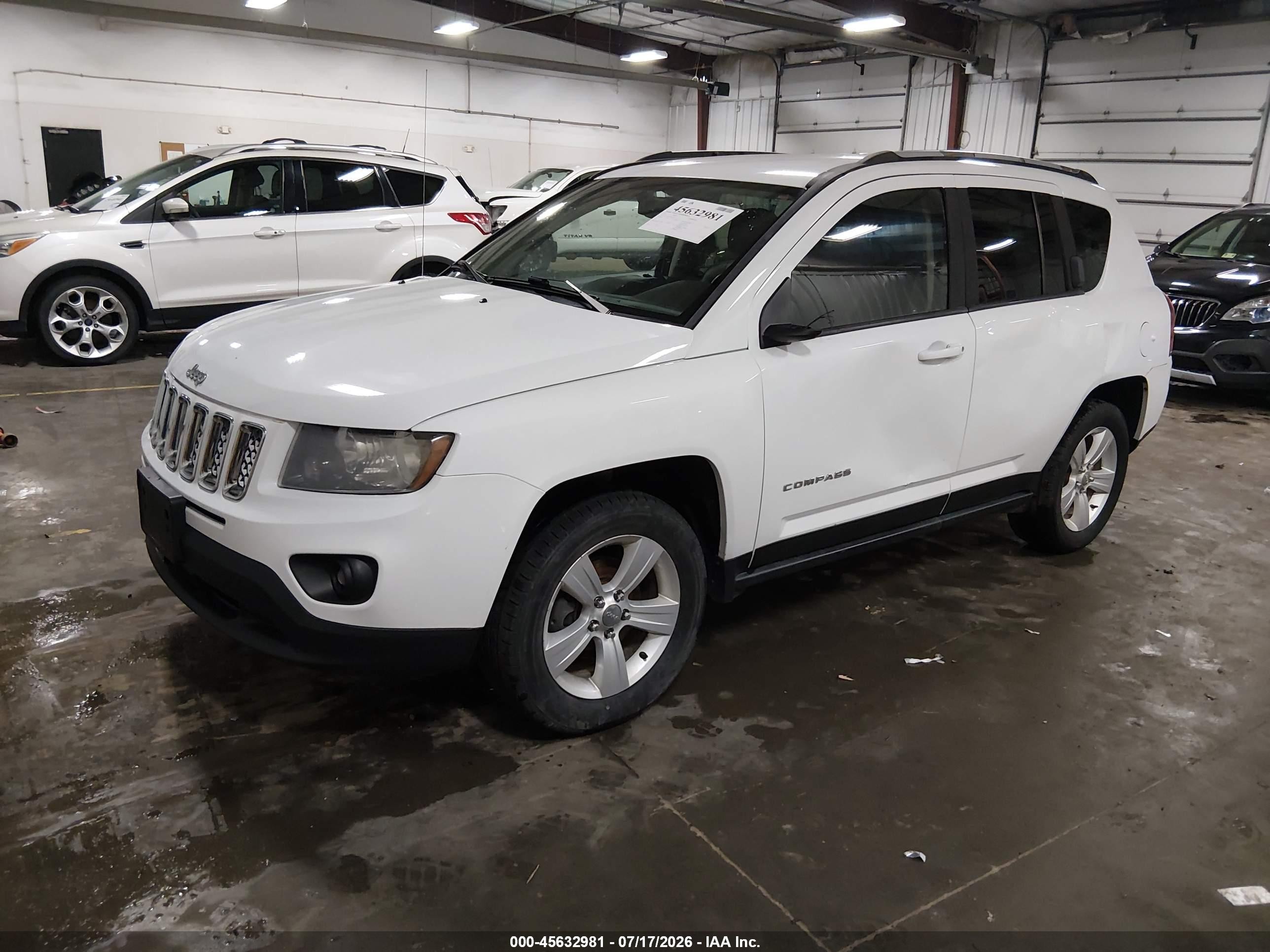 2015 Jeep Compass Latitude White vin: 1C4NJDEB9FD207718
