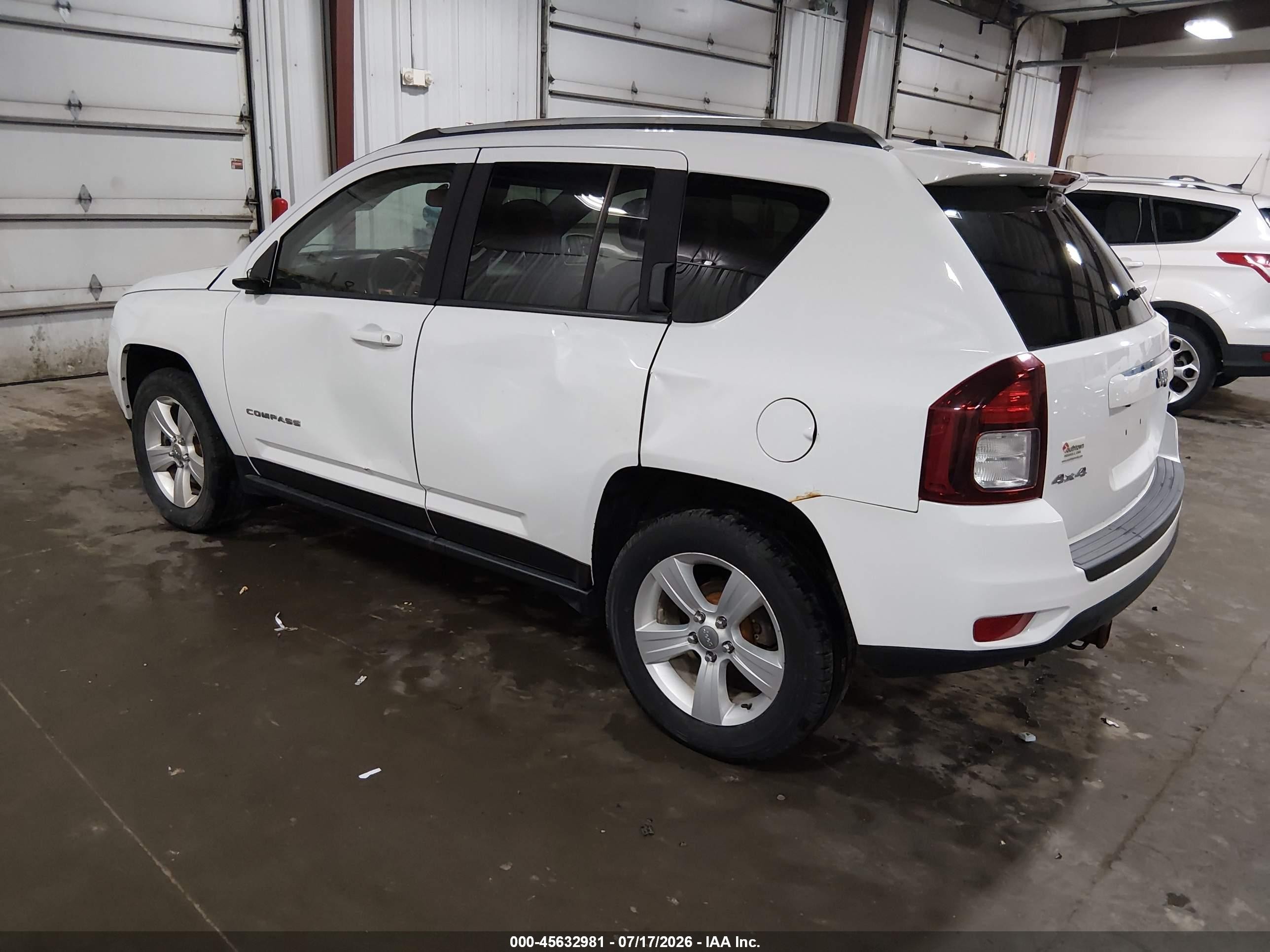 2015 Jeep Compass Latitude White vin: 1C4NJDEB9FD207718