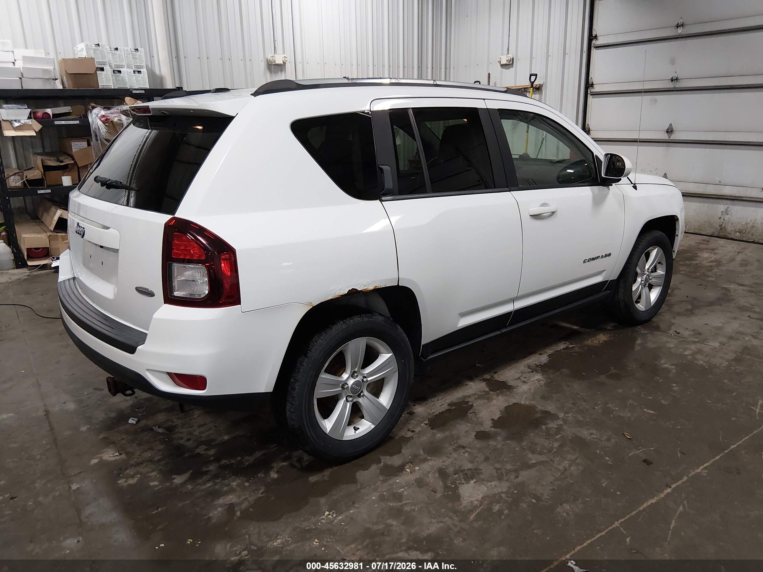 2015 Jeep Compass Latitude White vin: 1C4NJDEB9FD207718