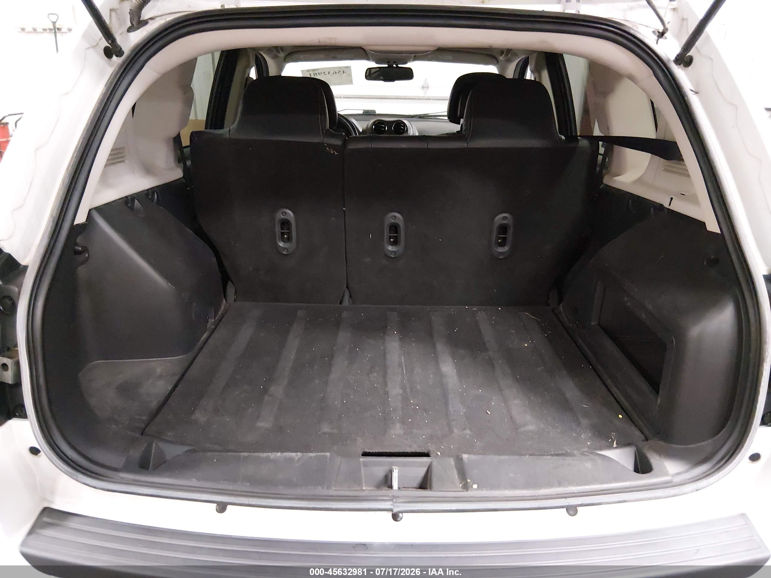 2015 Jeep Compass Latitude White vin: 1C4NJDEB9FD207718