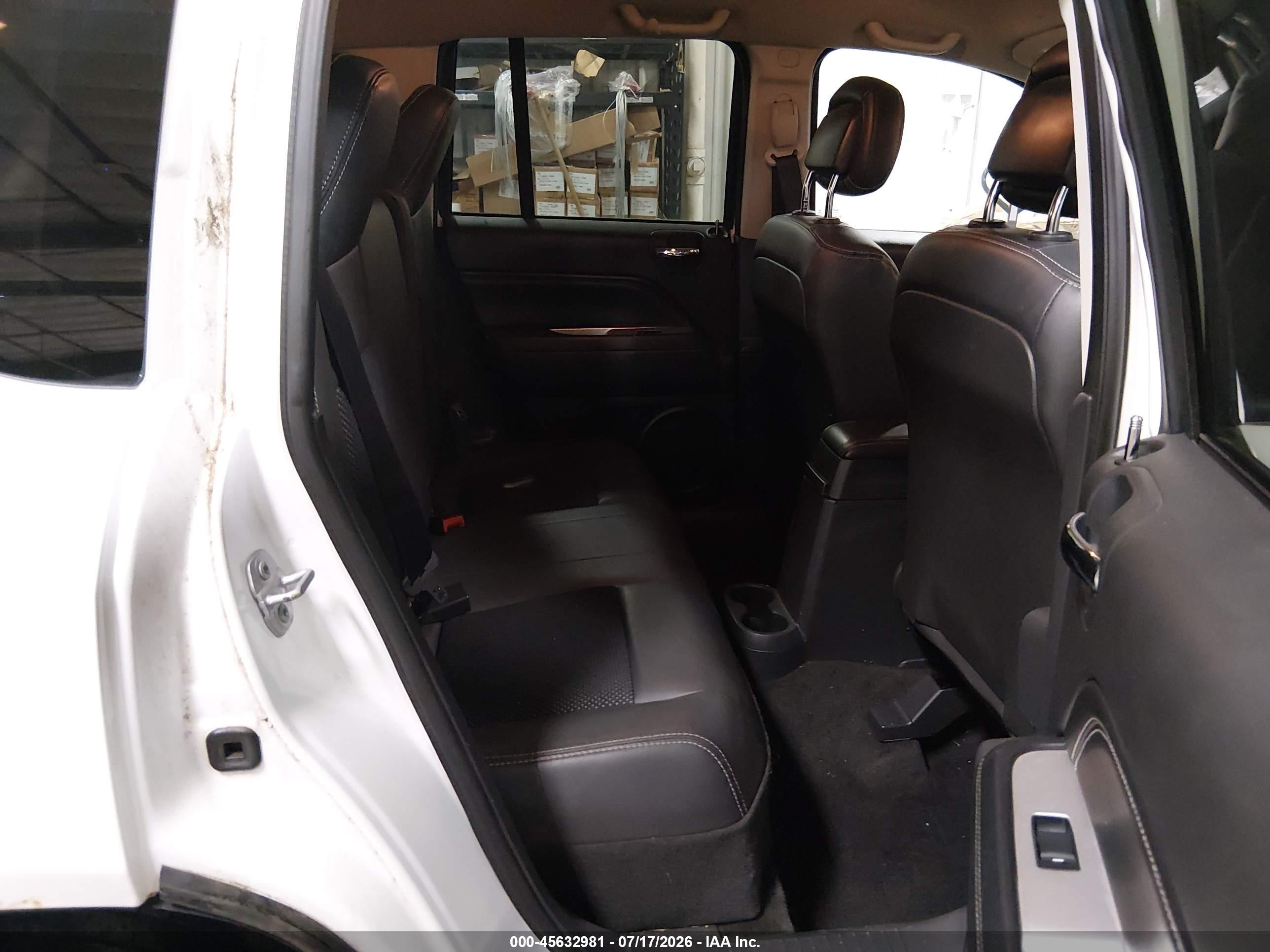 2015 Jeep Compass Latitude White vin: 1C4NJDEB9FD207718