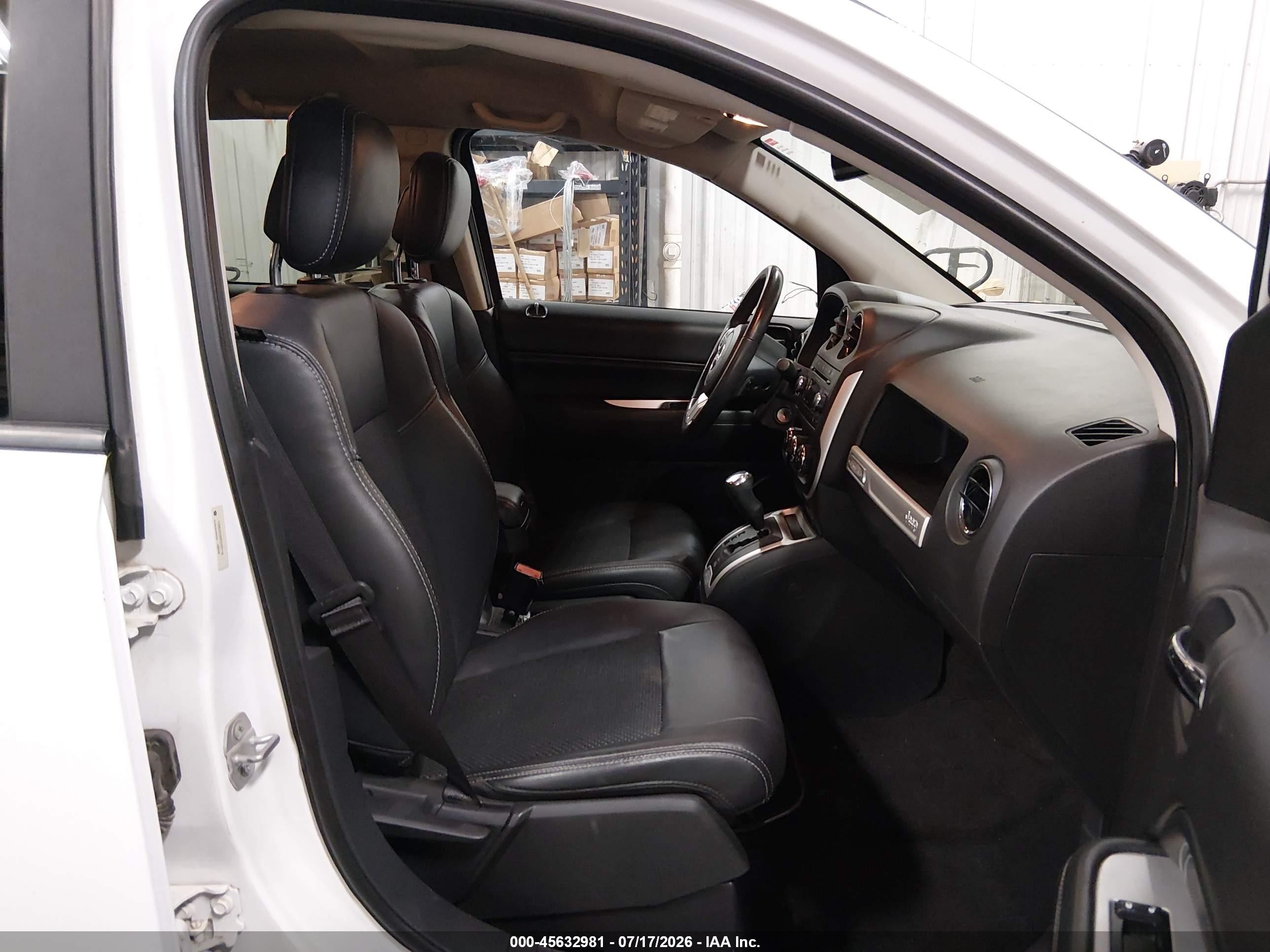 2015 Jeep Compass Latitude White vin: 1C4NJDEB9FD207718