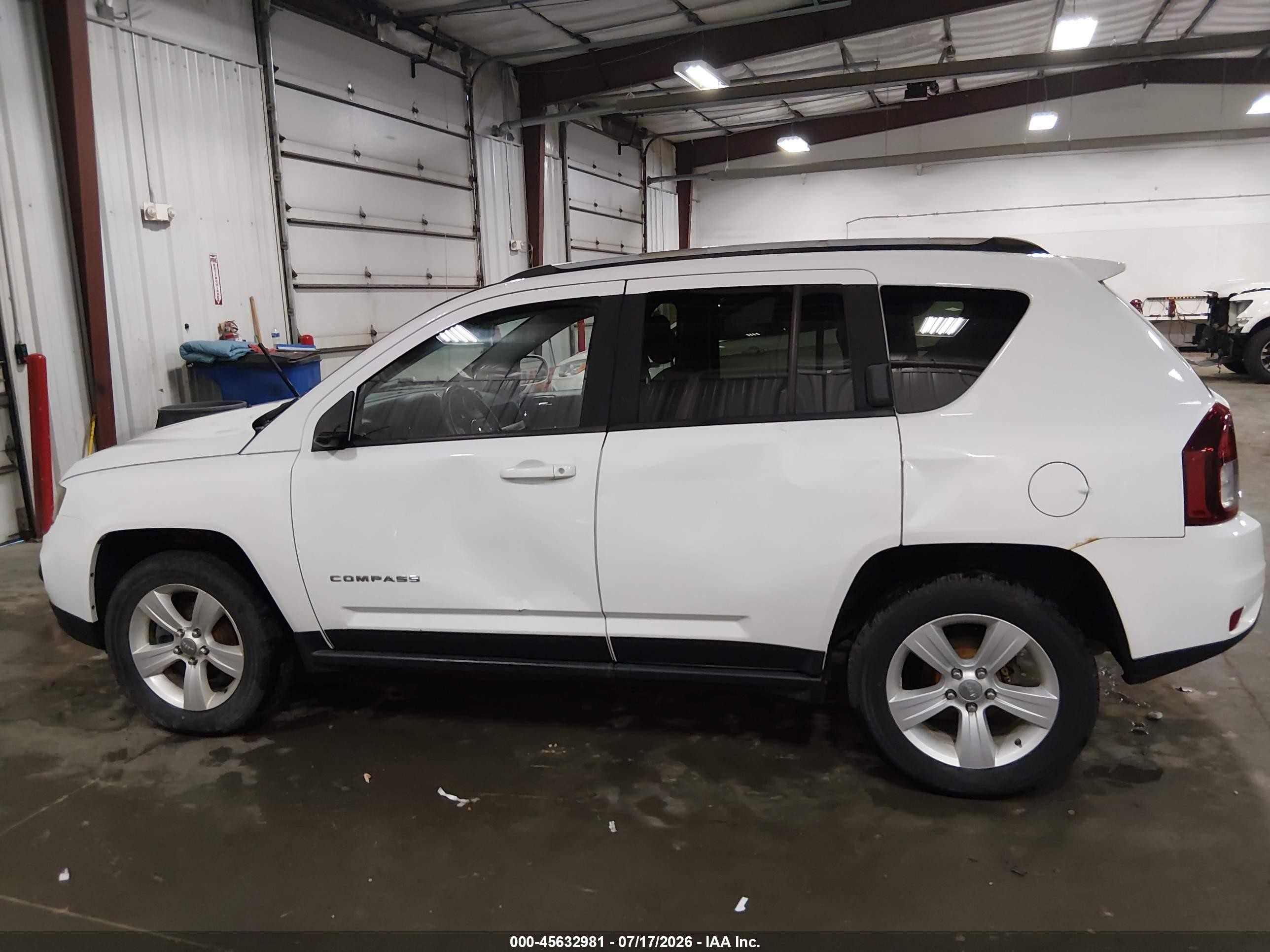 2015 Jeep Compass Latitude White vin: 1C4NJDEB9FD207718
