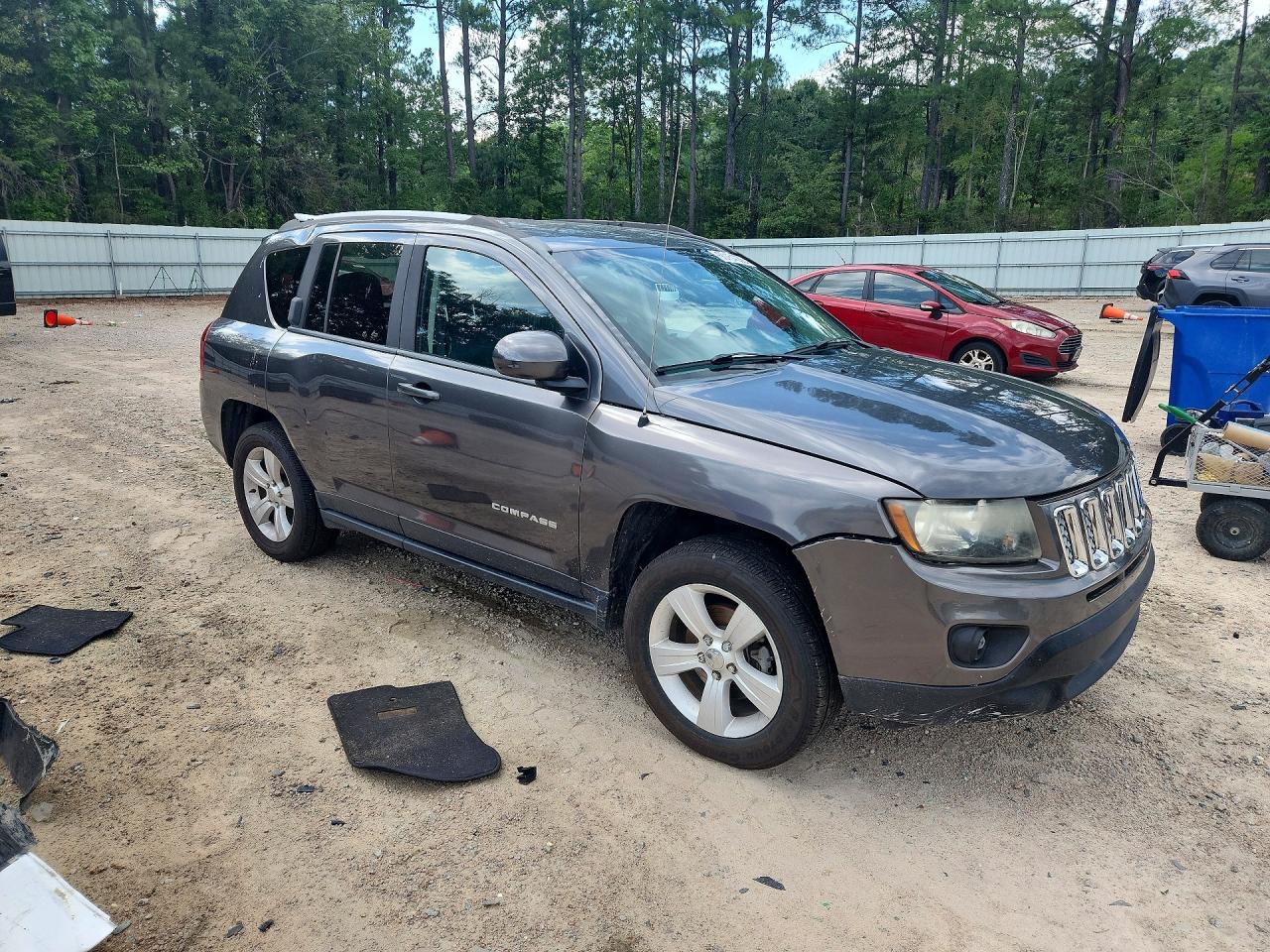 2016 Jeep Compass Latitude Gray vin: 1C4NJDEB9GD757731