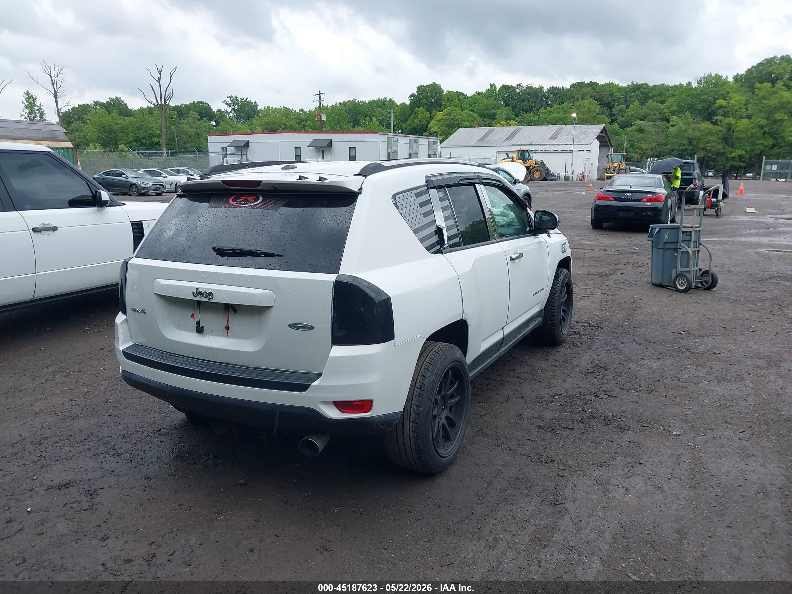 2012 Jeep Compass Latitude White vin: 1C4NJDEBXCD554874