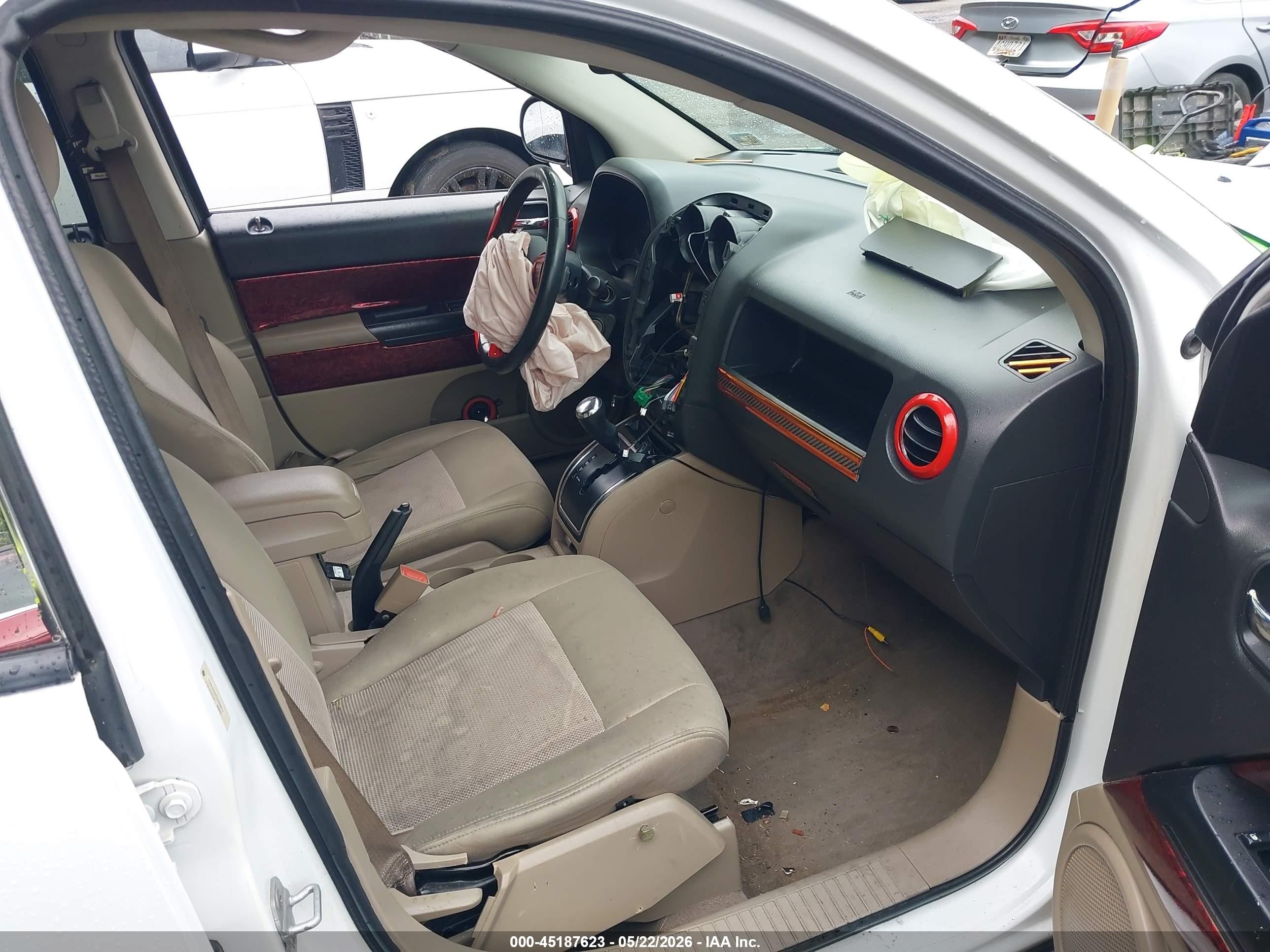 2012 Jeep Compass Latitude White vin: 1C4NJDEBXCD554874