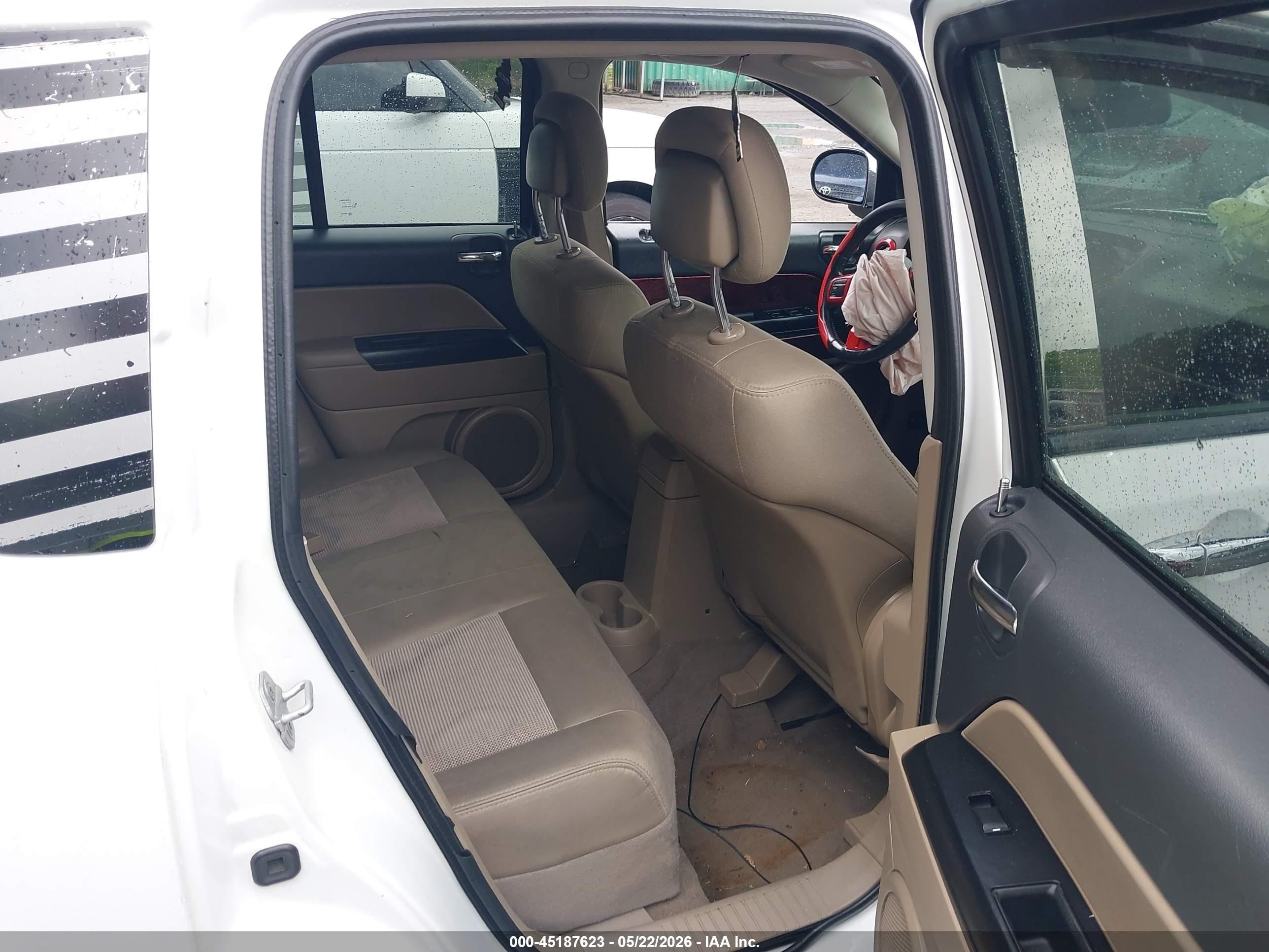 2012 Jeep Compass Latitude White vin: 1C4NJDEBXCD554874