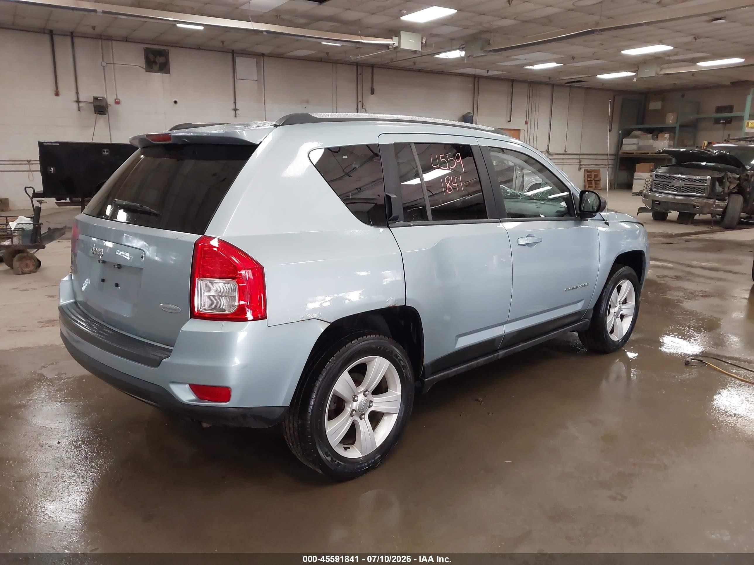 2013 Jeep Compass Latitude Gray vin: 1C4NJDEBXDD140057