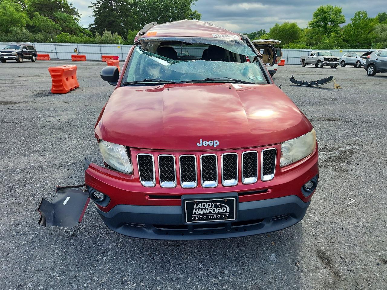 2013 Jeep Compass Latitude Burgundy vin: 1C4NJDEBXDD222063
