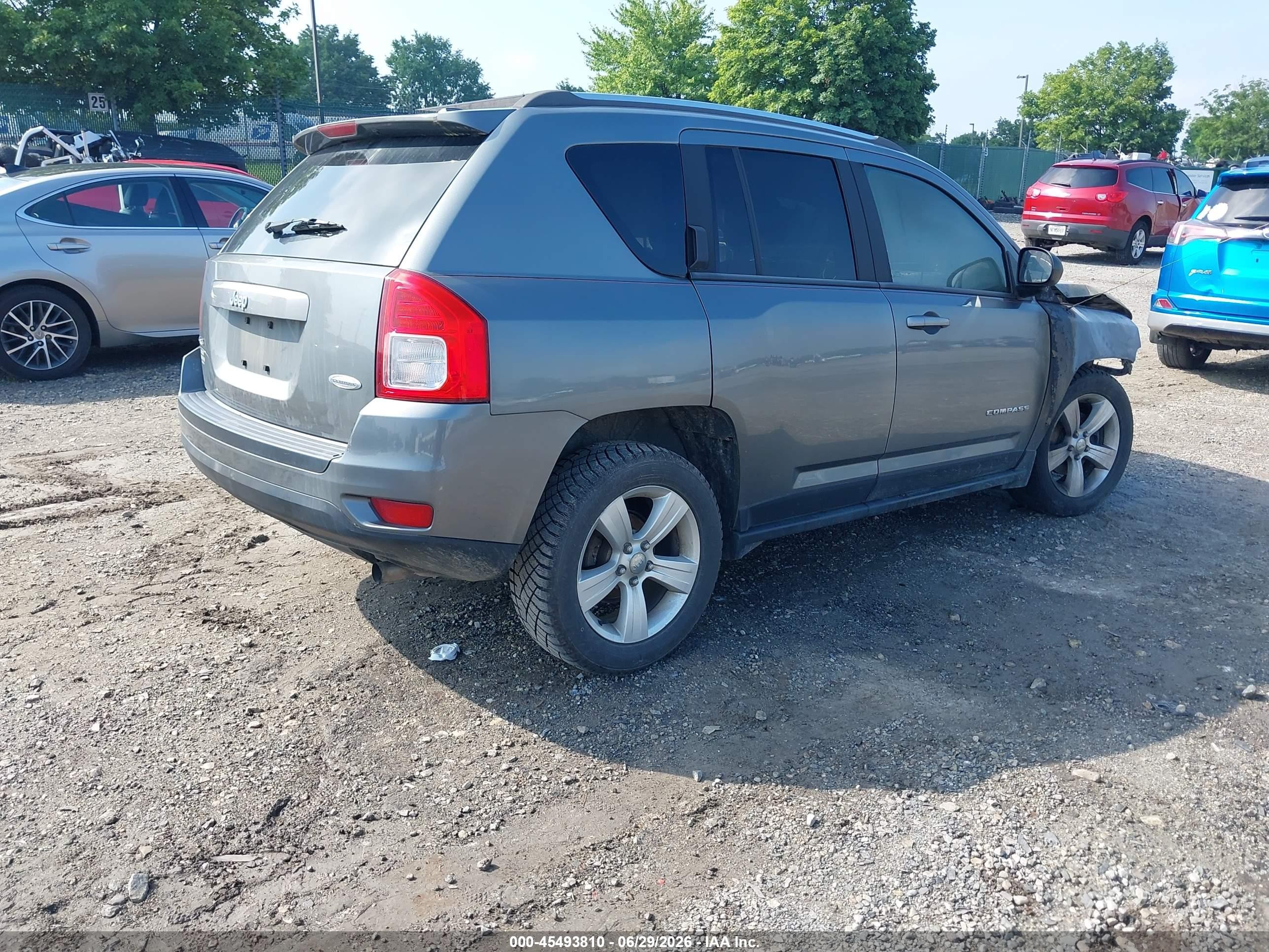 2013 Jeep Compass Latitude Gray vin: 1C4NJDEBXDD261638