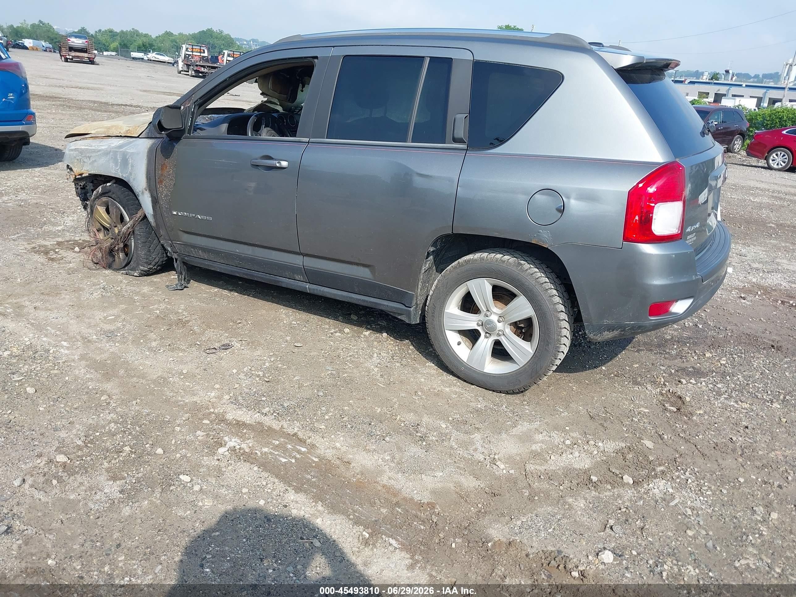 2013 Jeep Compass Latitude Gray vin: 1C4NJDEBXDD261638