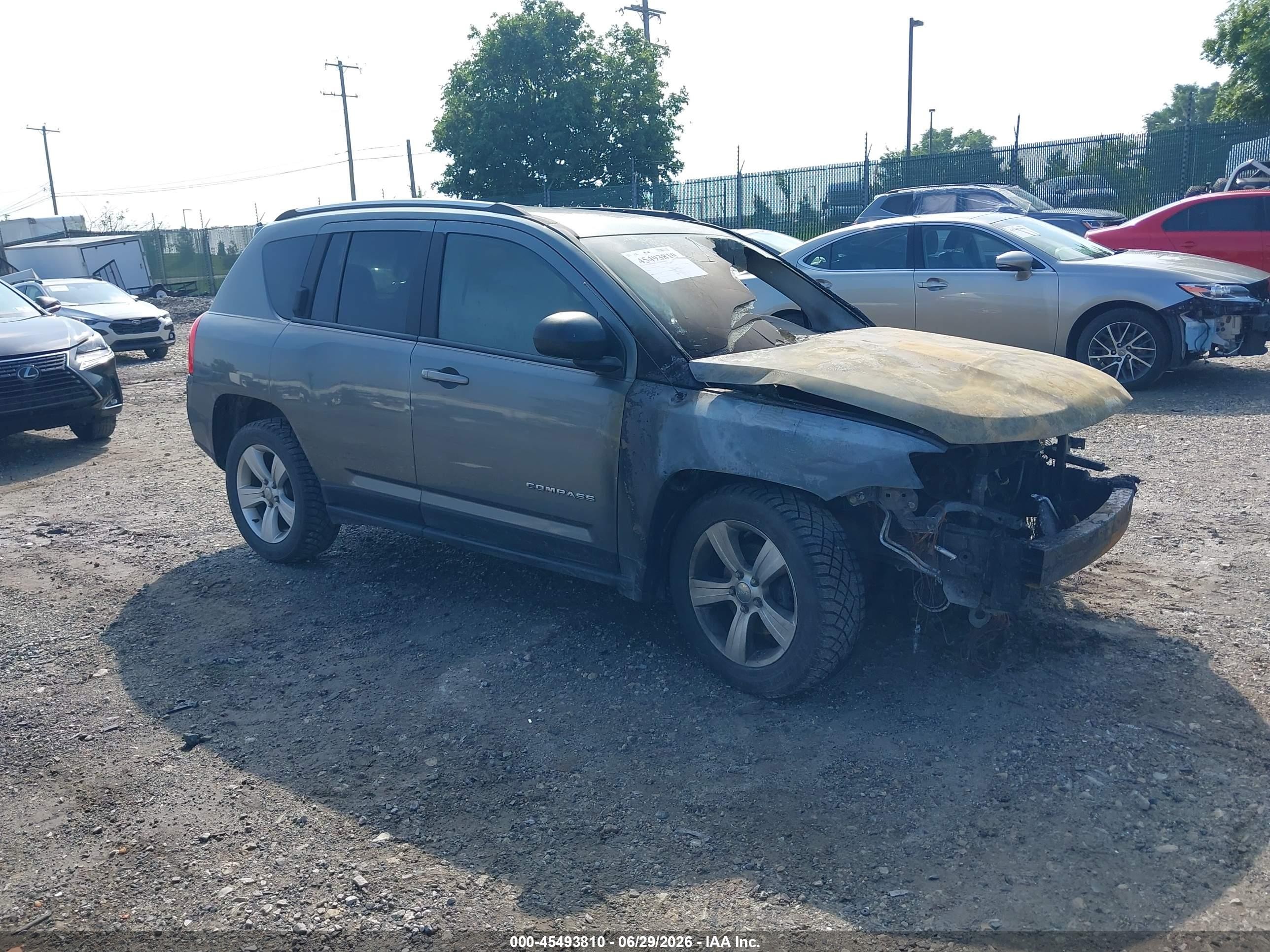 2013 Jeep Compass Latitude Gray vin: 1C4NJDEBXDD261638