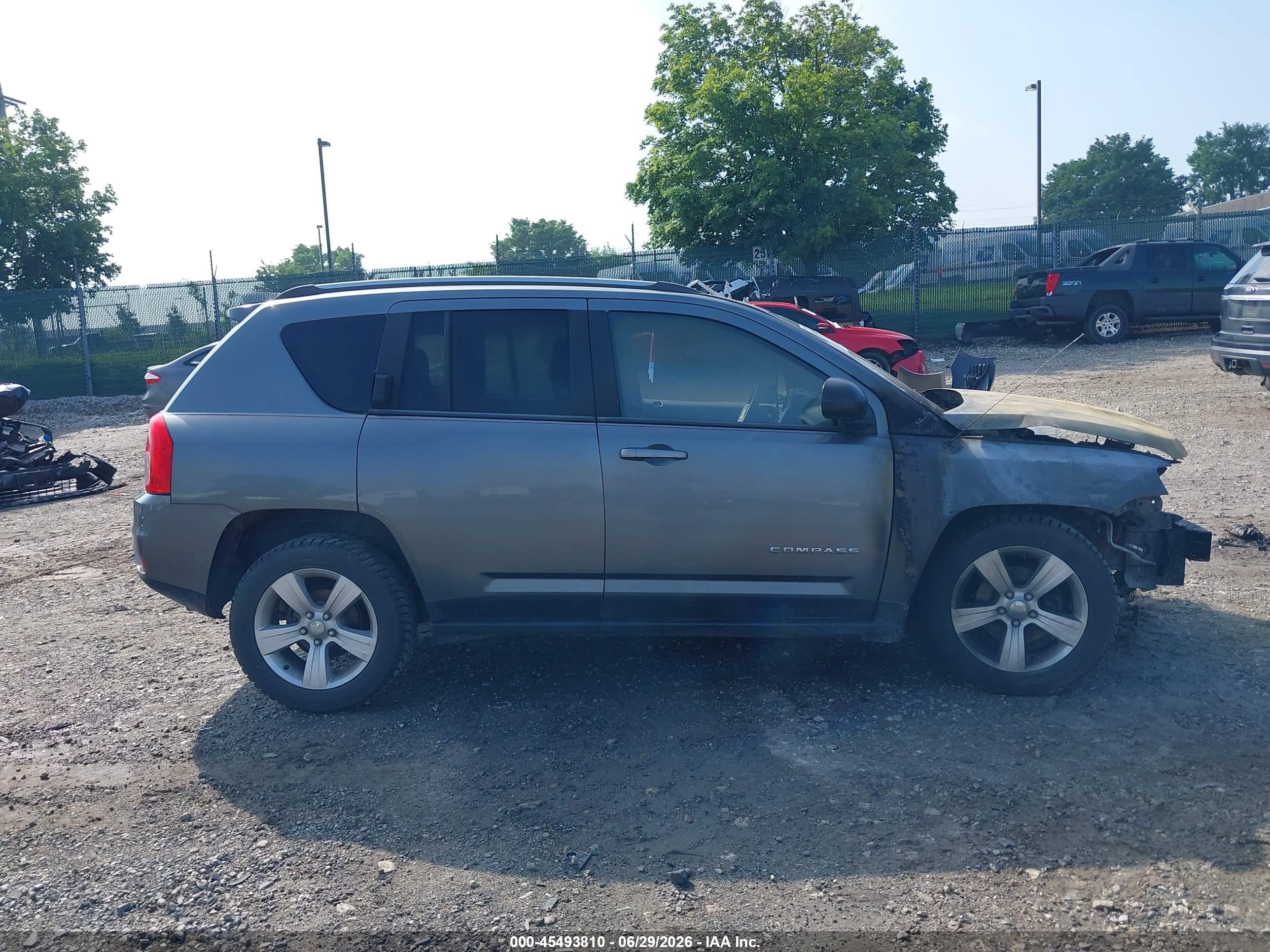 2013 Jeep Compass Latitude Gray vin: 1C4NJDEBXDD261638
