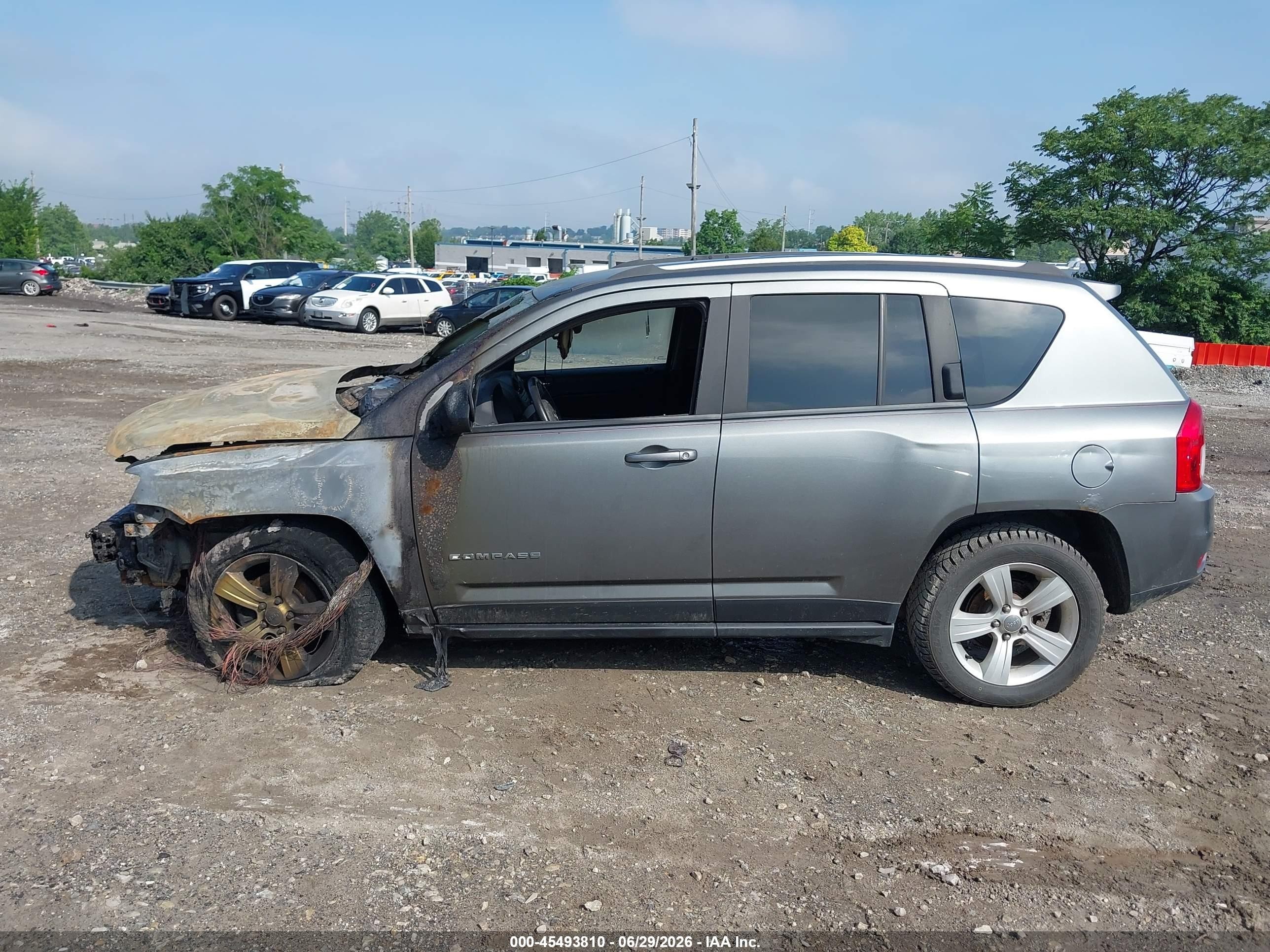 2013 Jeep Compass Latitude Gray vin: 1C4NJDEBXDD261638