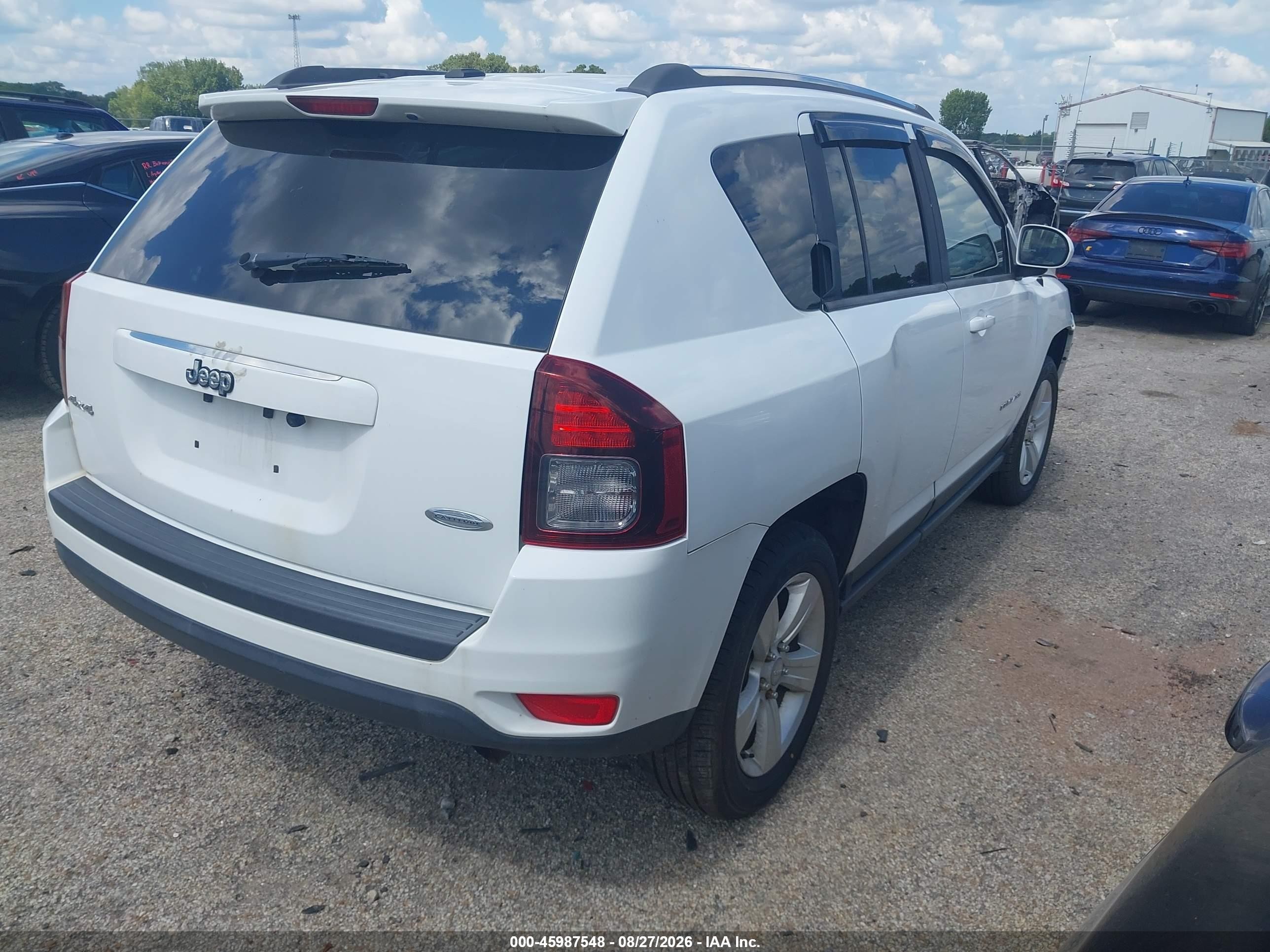 2014 Jeep Compass Latitude White vin: 1C4NJDEBXED501675