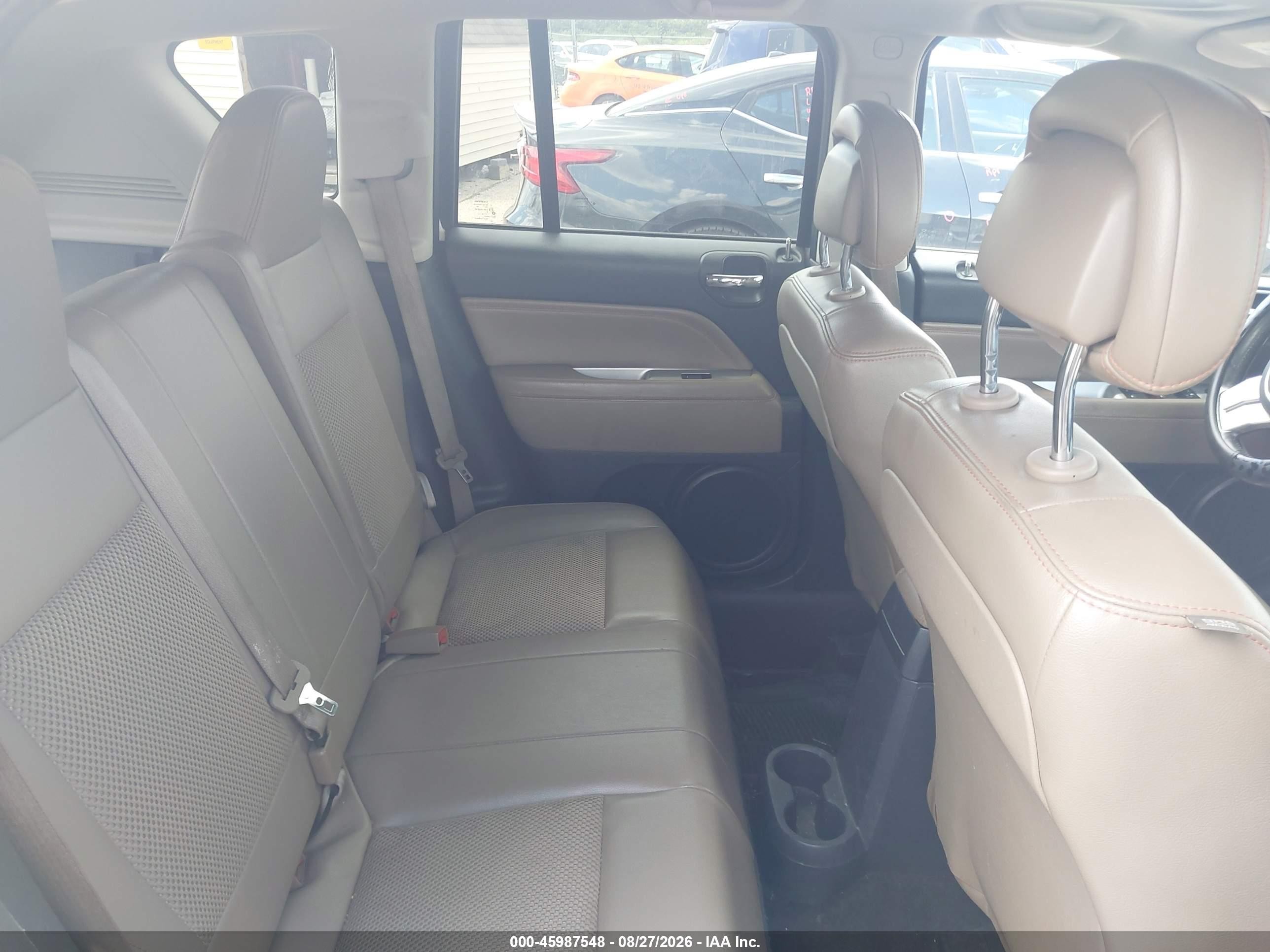 2014 Jeep Compass Latitude White vin: 1C4NJDEBXED501675