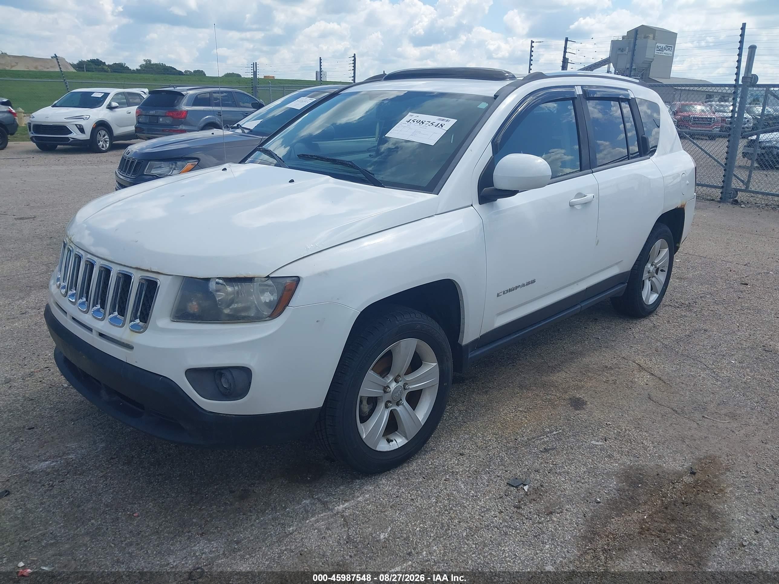 2014 Jeep Compass Latitude White vin: 1C4NJDEBXED501675