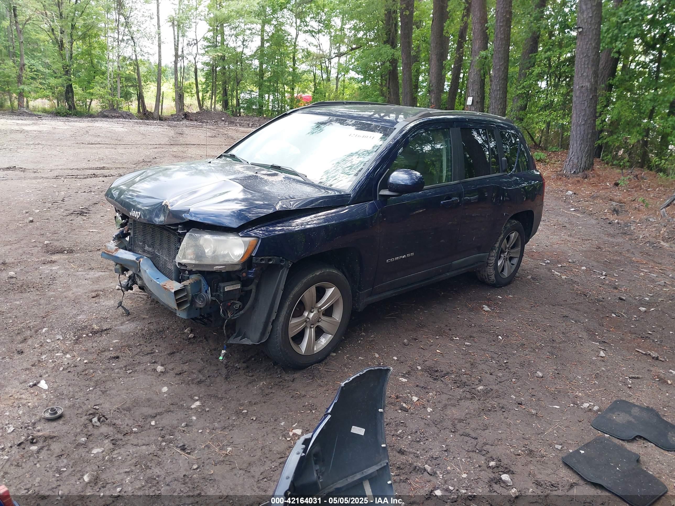 2014 Jeep Compass Latitude Blue vin: 1C4NJDEBXED621542
