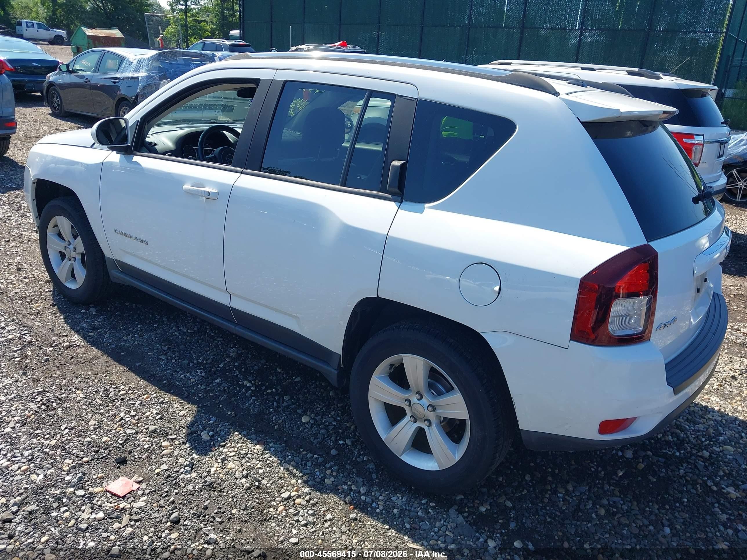 2014 Jeep Compass Latitude White vin: 1C4NJDEBXED647770
