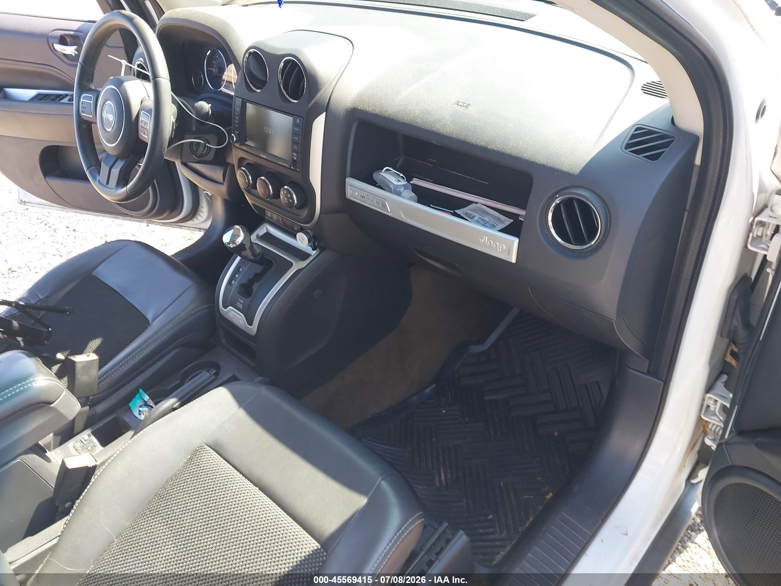 2014 Jeep Compass Latitude White vin: 1C4NJDEBXED647770