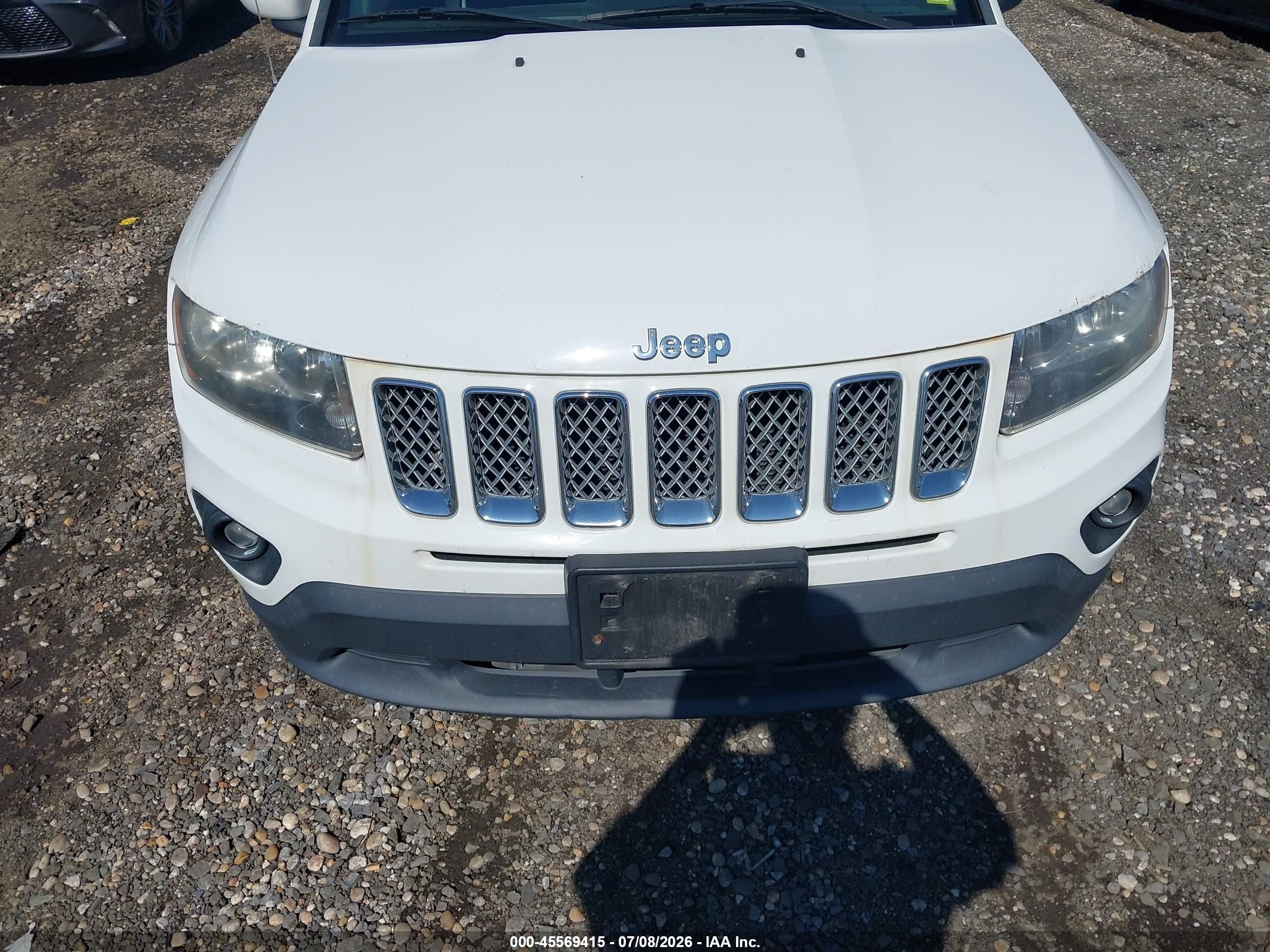 2014 Jeep Compass Latitude White vin: 1C4NJDEBXED647770