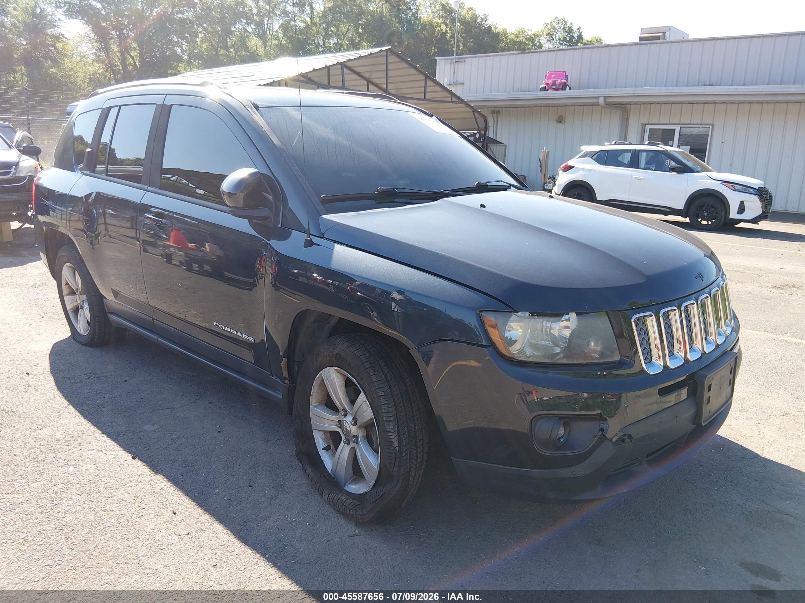 2014 Jeep Compass Latitude Gray vin: 1C4NJDEBXED816573